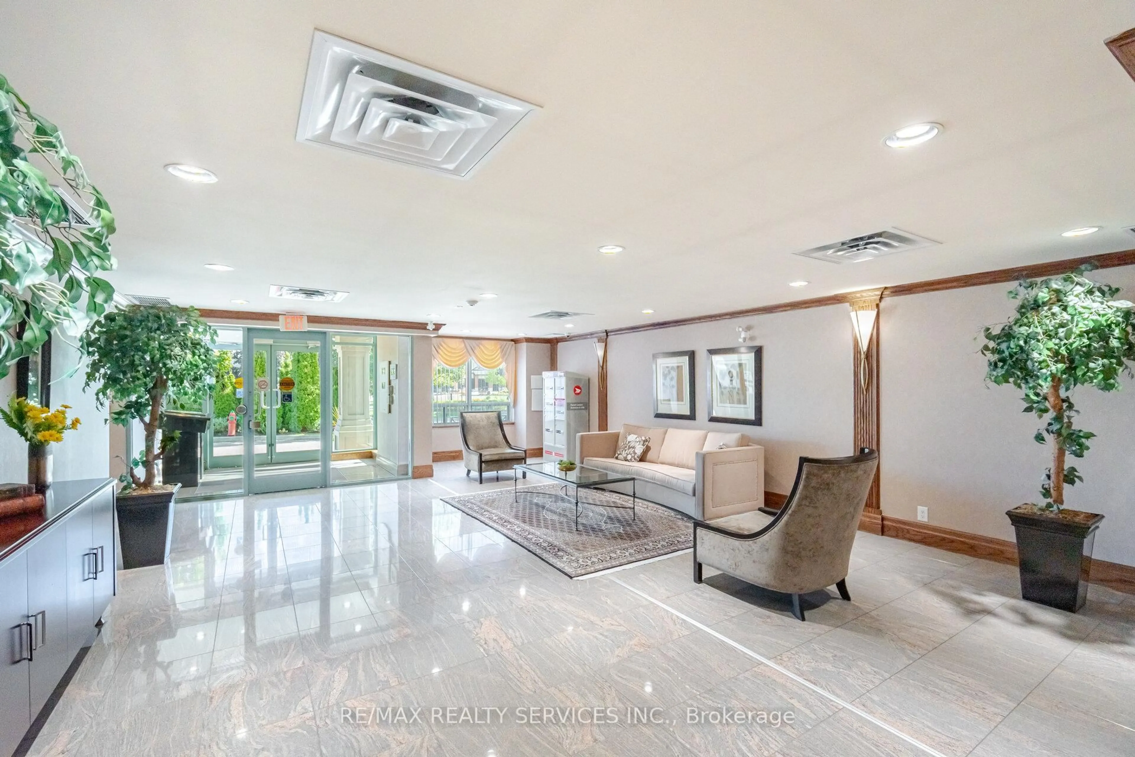 Lobby for 65 Via Rosedale Way #116, Brampton Ontario L6R 3N8