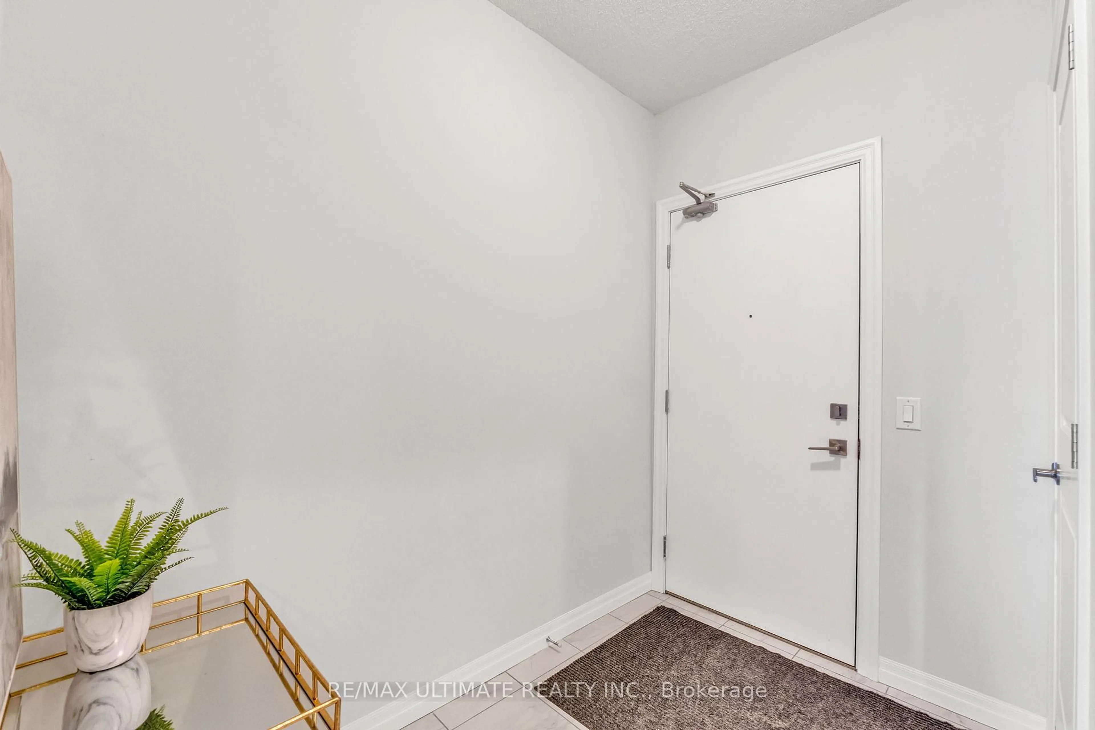 Indoor entryway for 5001 Corporate Dr #401, Burlington Ontario L7L 0H5