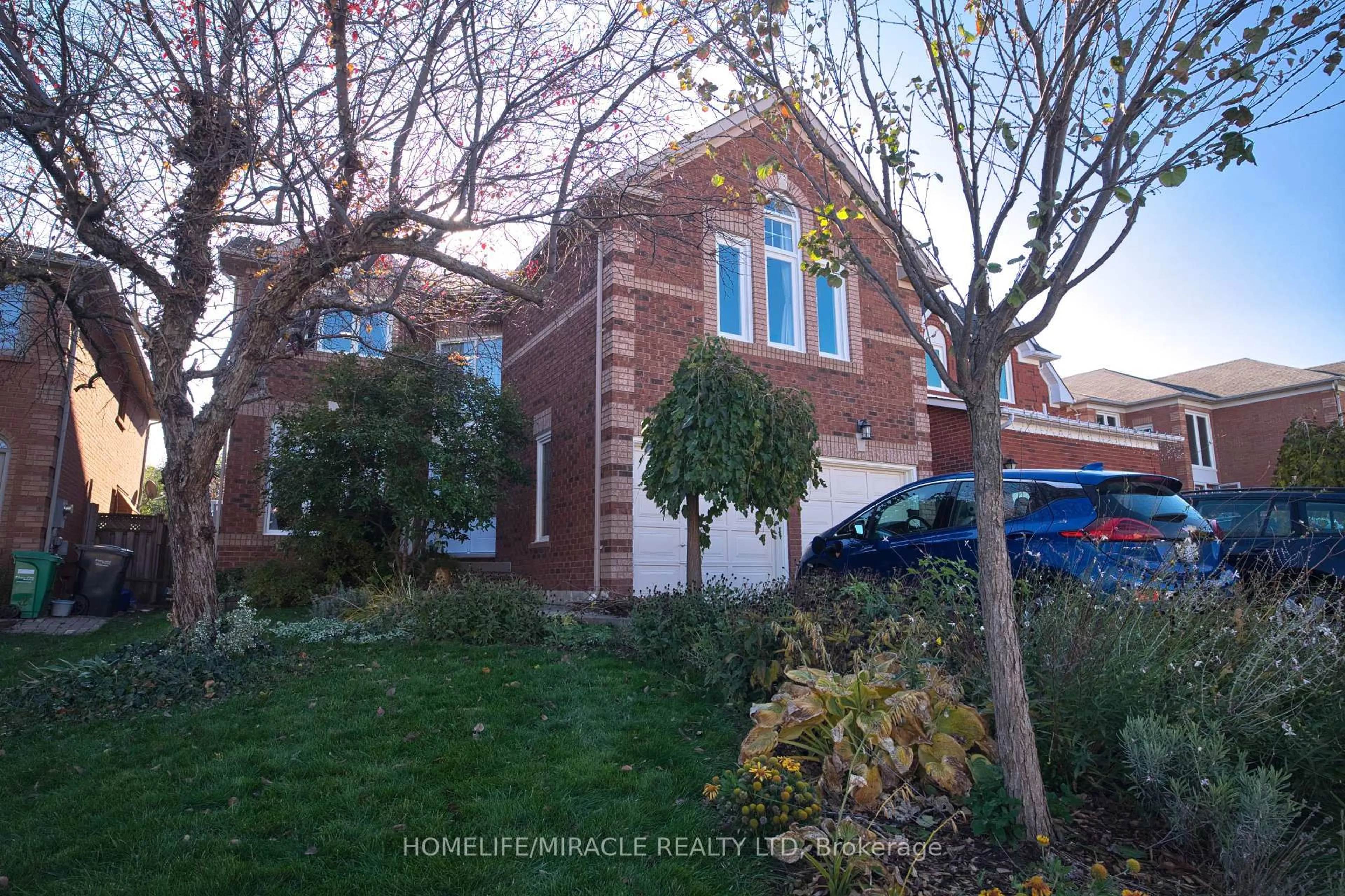 Home with brick exterior material, street for 28 Adirondack Cres, Brampton Ontario L6R 1E5