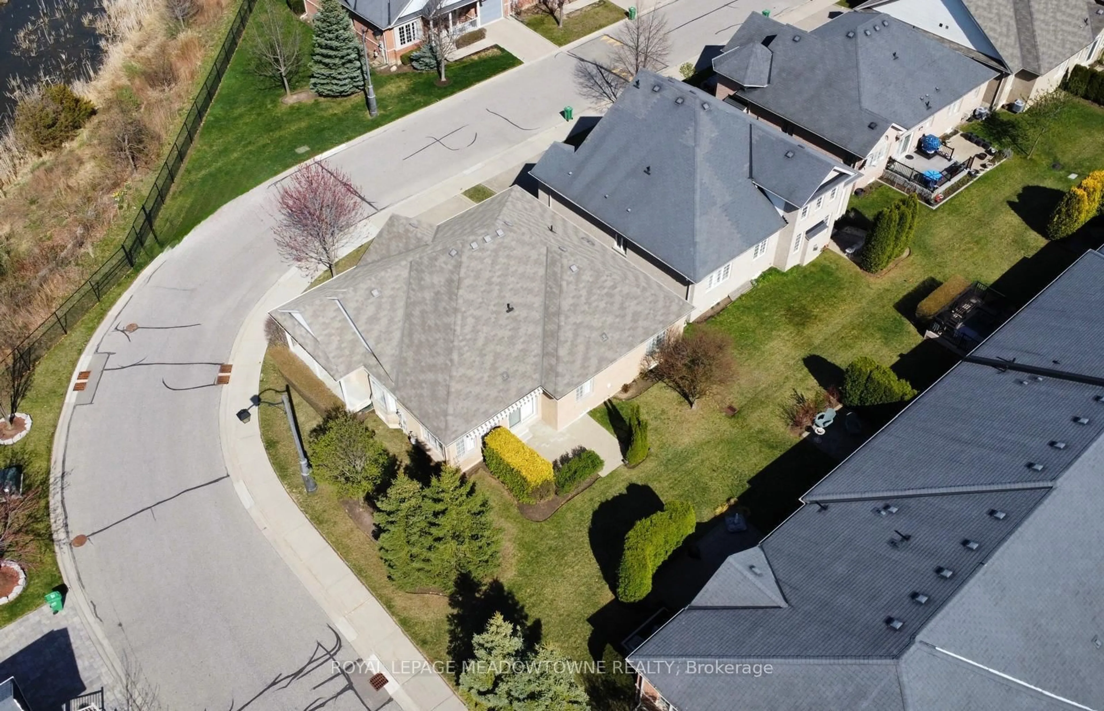 A pic from outside/outdoor area/front of a property/back of a property/a pic from drone, street for 54 Locust Dr #34, Brampton Ontario L6R 0W2