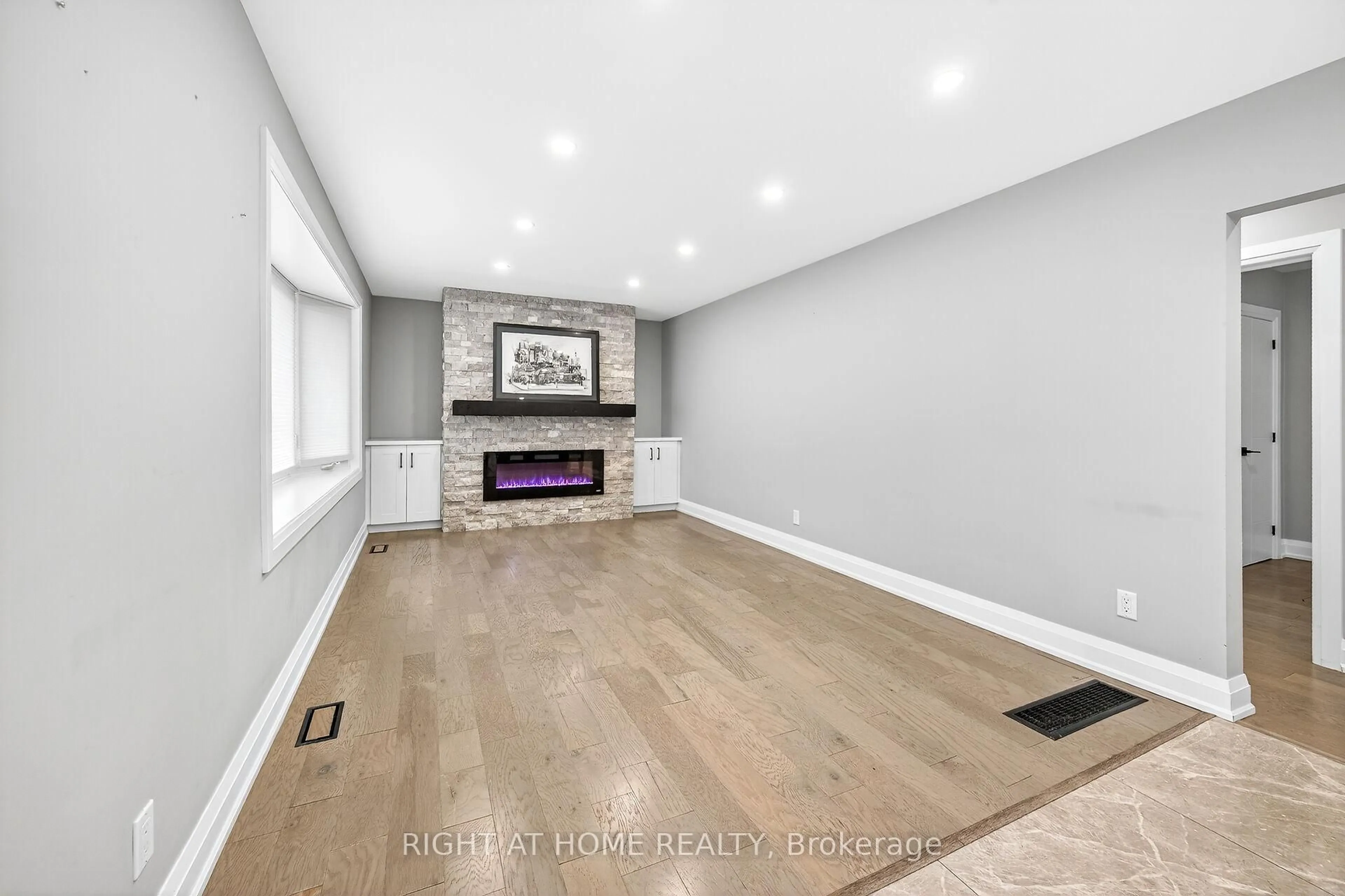 A pic of a room for 2298 Fassel Ave, Burlington Ontario L7R 3P3