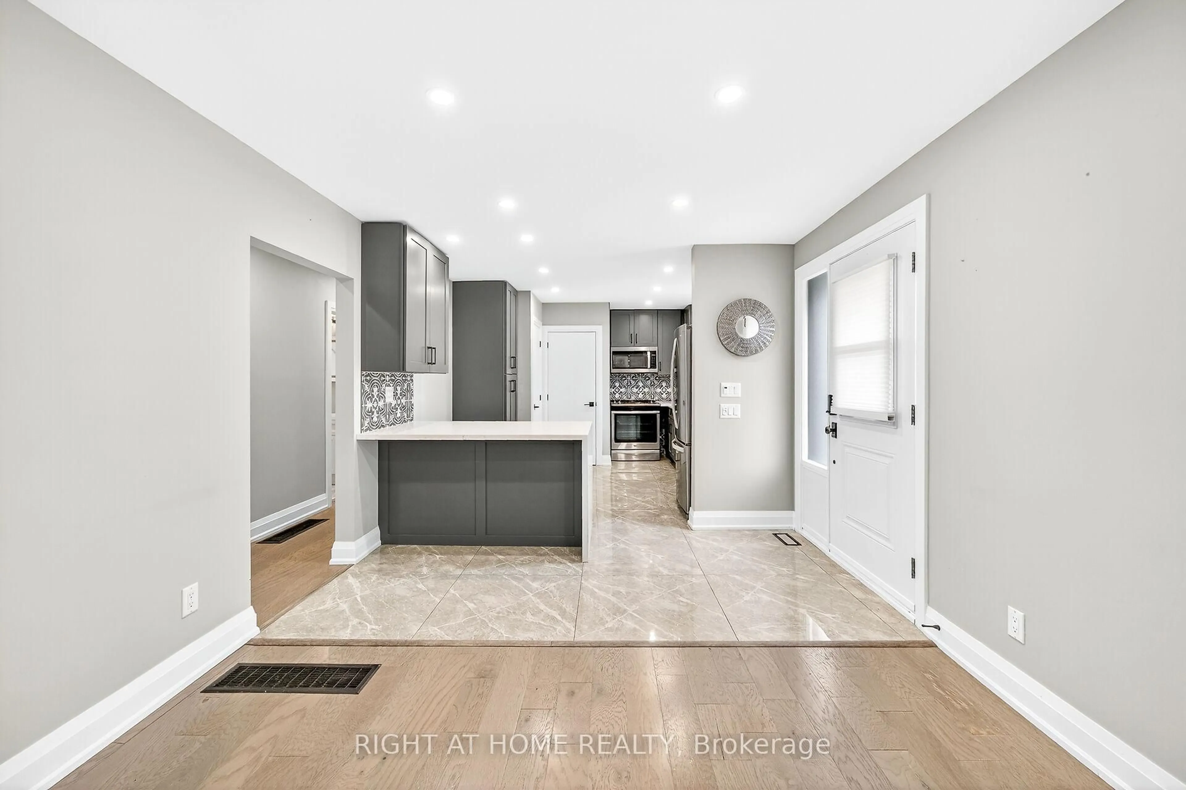 Open concept kitchen, unknown for 2298 Fassel Ave, Burlington Ontario L7R 3P3