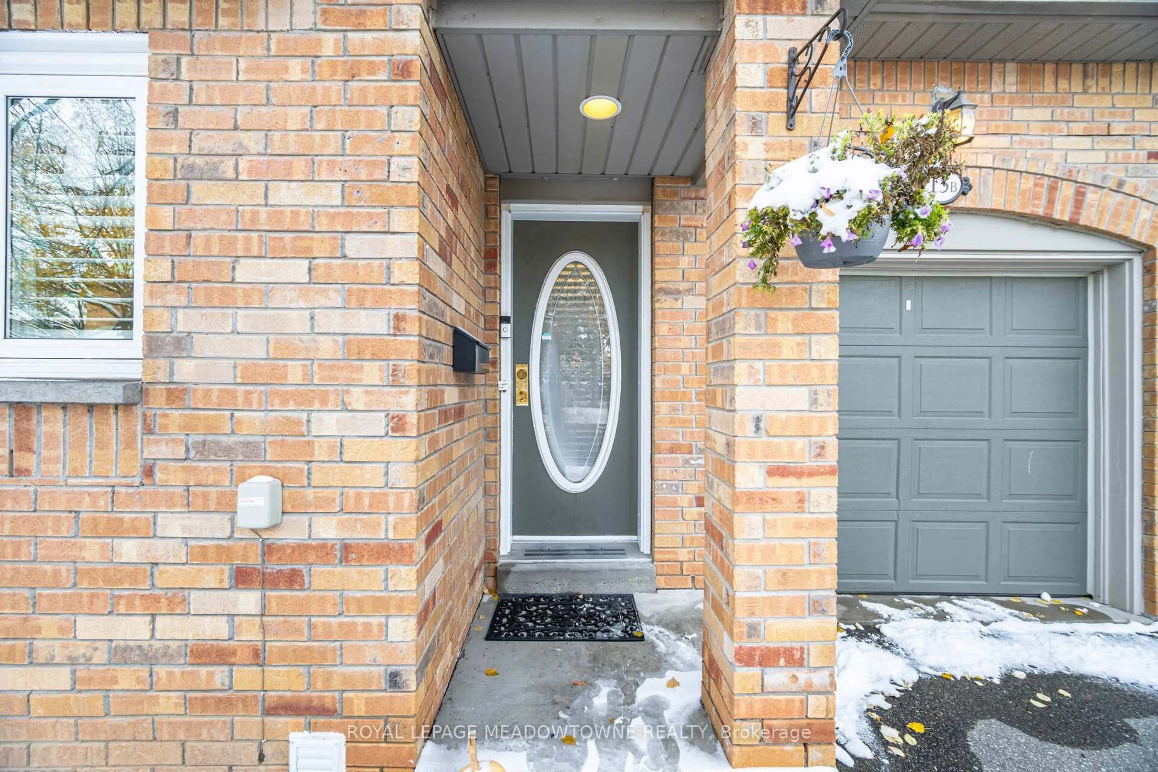 Indoor entryway for 5865 Dalebrook Cres #15B, Mississauga Ontario L5M 5X1