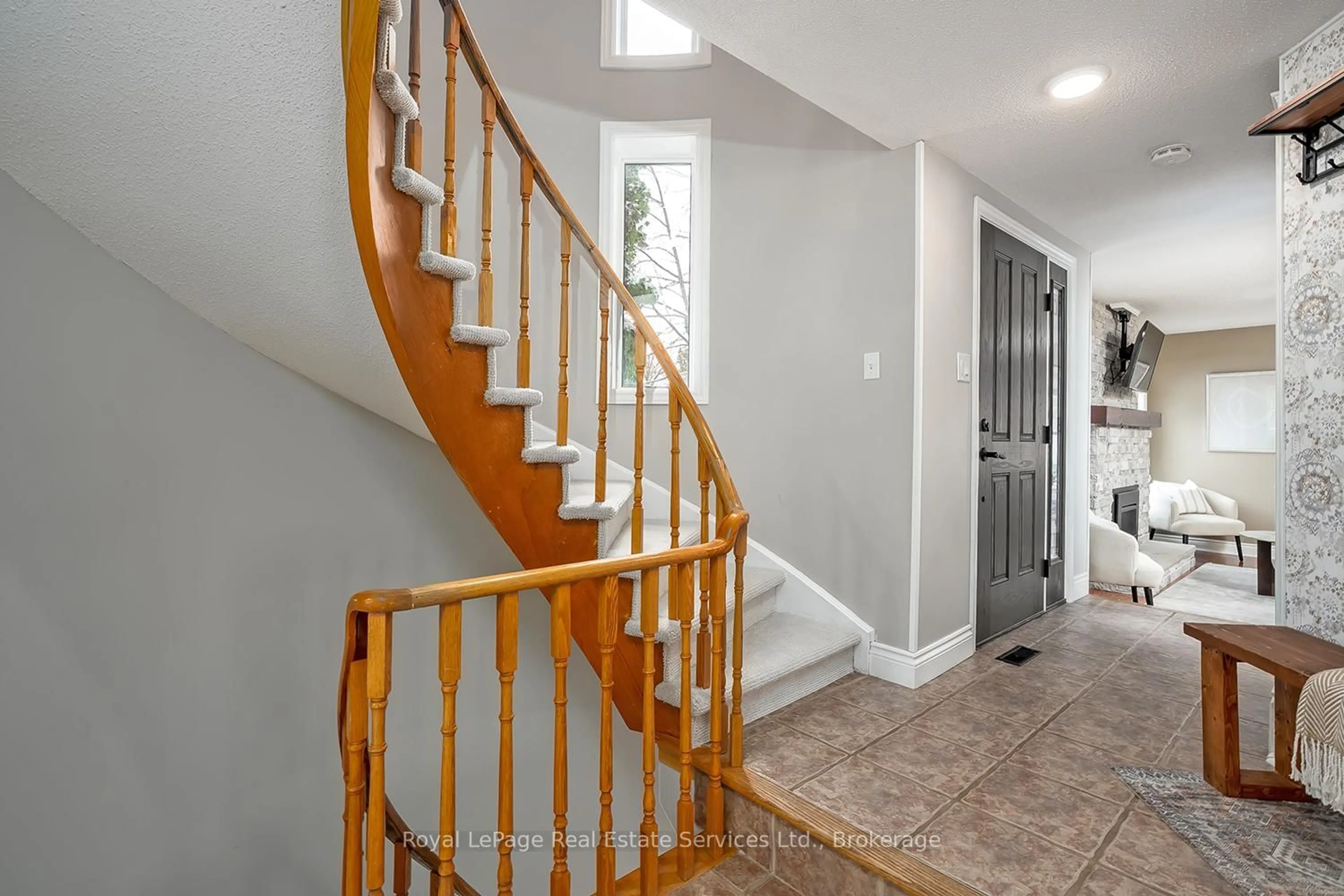 Unknown for 1544 Greenbriar Dr, Oakville Ontario L6M 1Y5