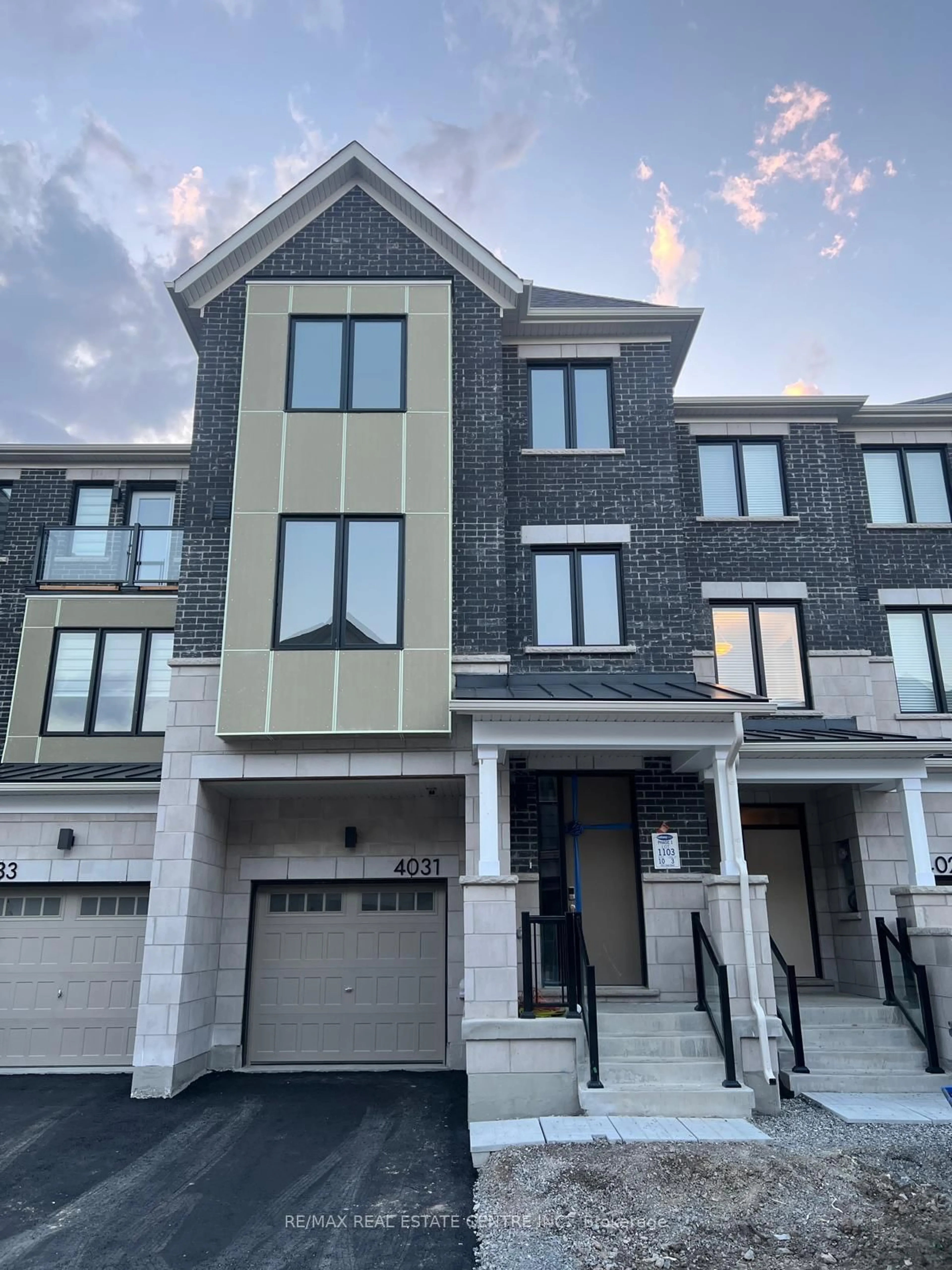 Home with brick exterior material, street for 4031 Saida St, Mississauga Ontario L5M 2S8