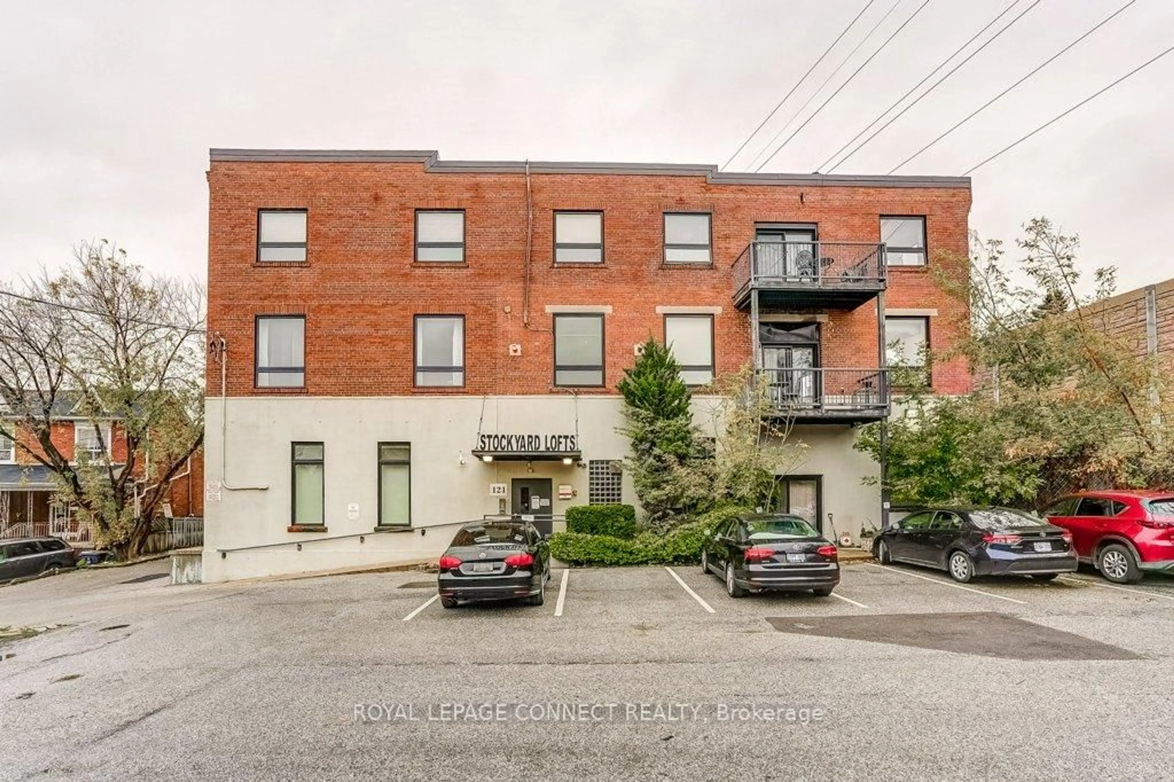 A pic from outside/outdoor area/front of a property/back of a property/a pic from drone, street for 121 Prescott Ave #1, Toronto Ontario M6N 3G8