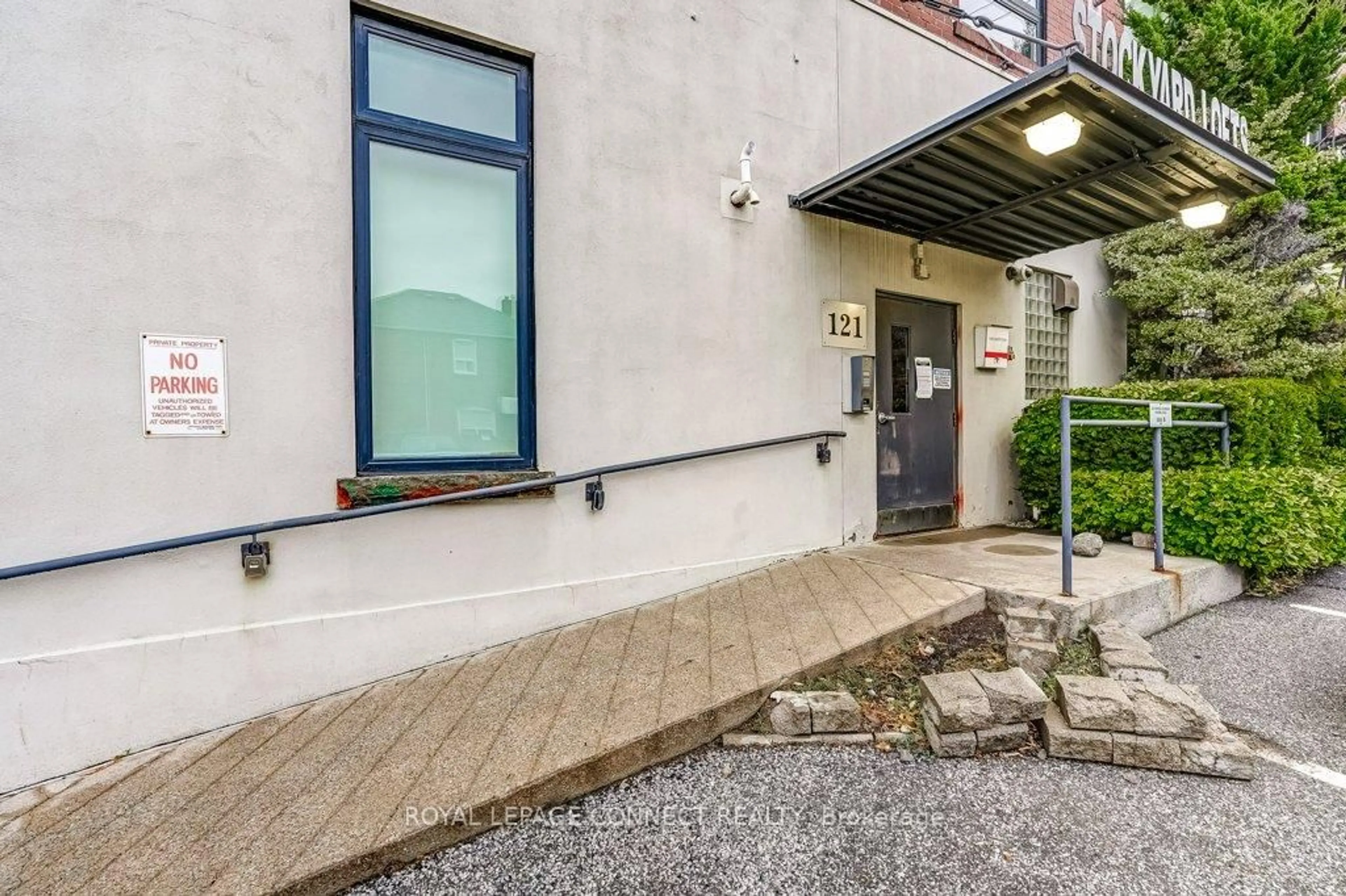 Unknown for 121 Prescott Ave #1, Toronto Ontario M6N 3G8