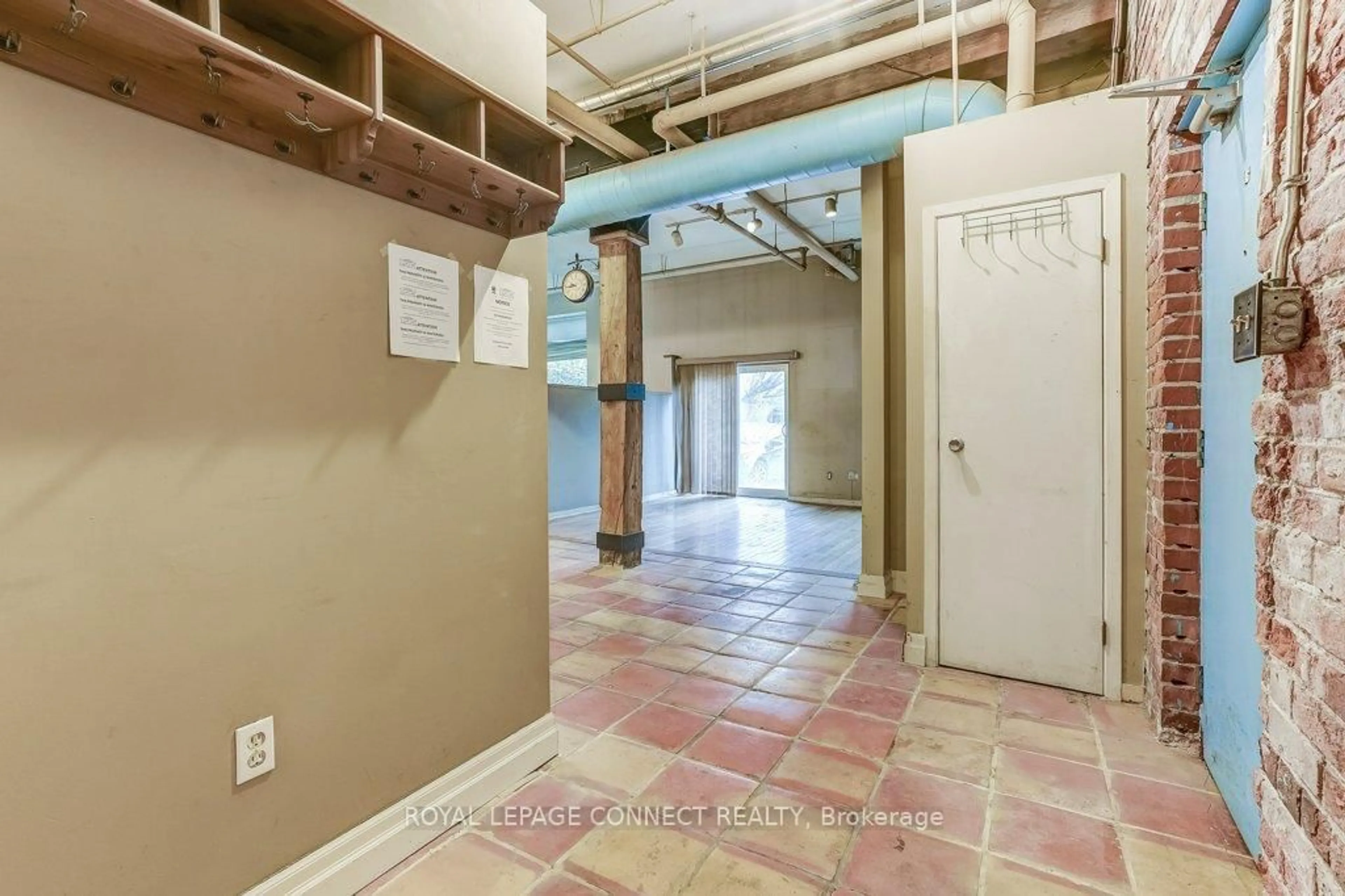 Indoor entryway for 121 Prescott Ave #1, Toronto Ontario M6N 3G8