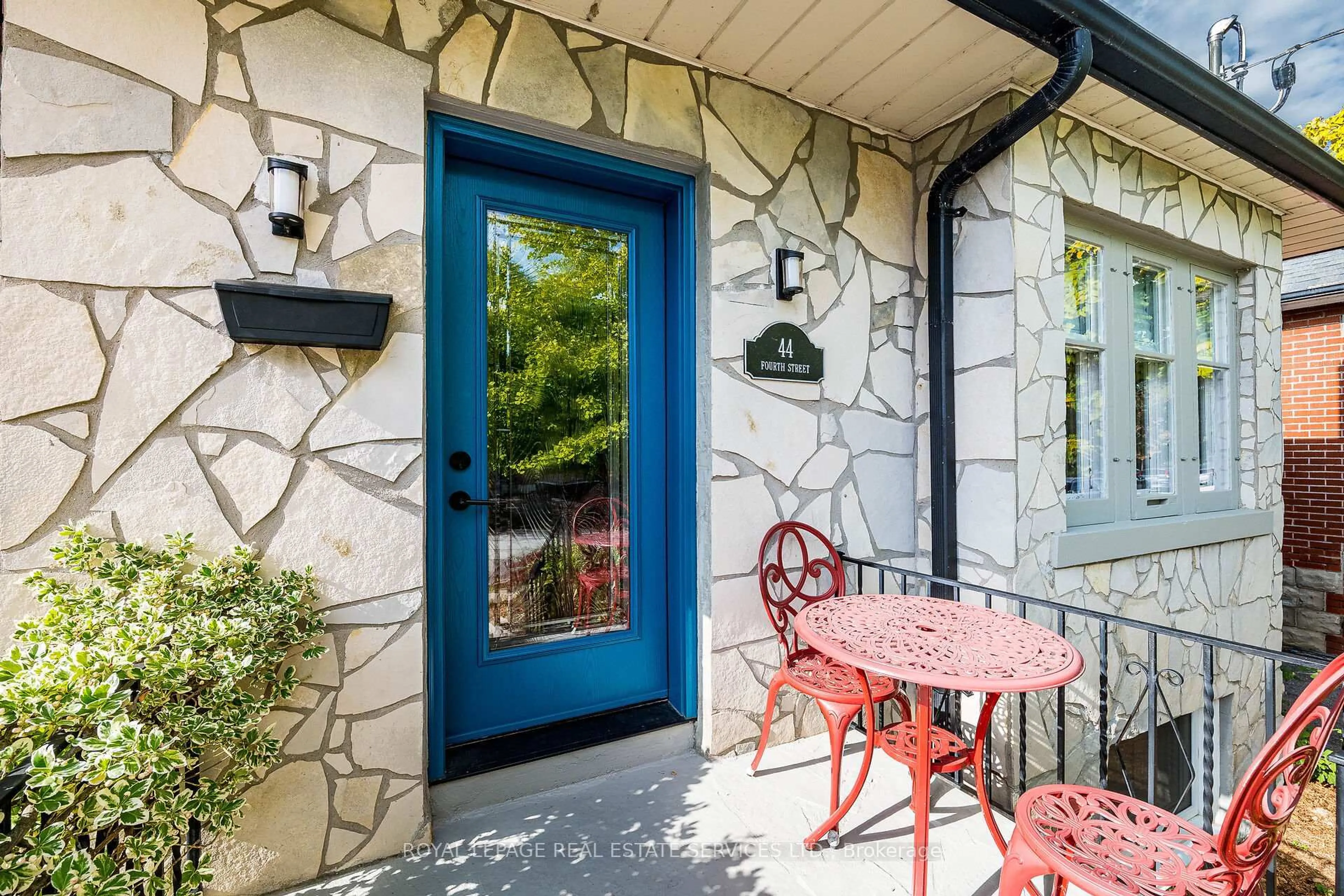 Patio, street for 44 Fourth St, Toronto Ontario M8V 2Y3