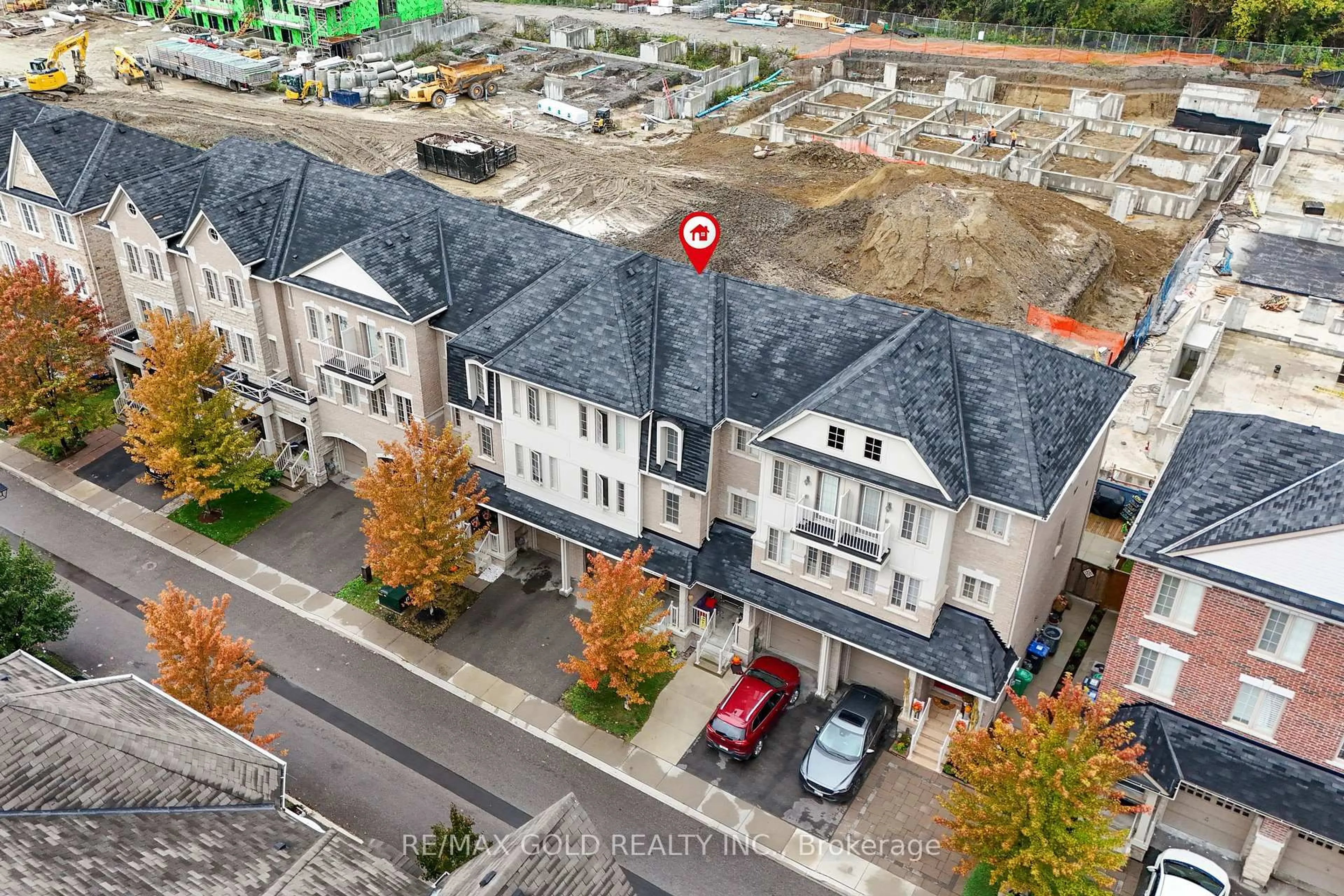 A pic from outside/outdoor area/front of a property/back of a property/a pic from drone, unknown for 36 Kayak Hts, Brampton Ontario L6Z 0B4