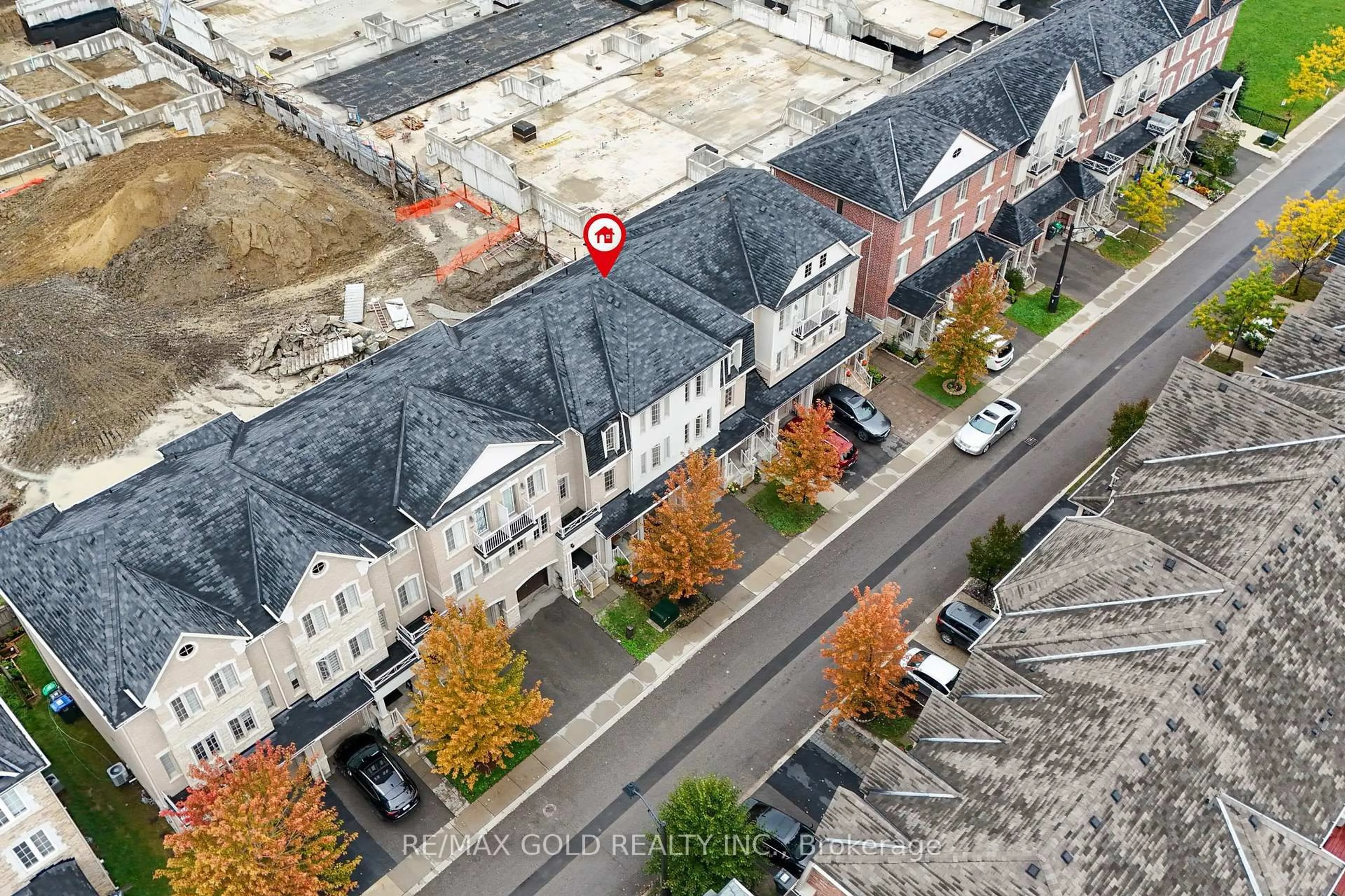 A pic from outside/outdoor area/front of a property/back of a property/a pic from drone, unknown for 36 Kayak Hts, Brampton Ontario L6Z 0B4