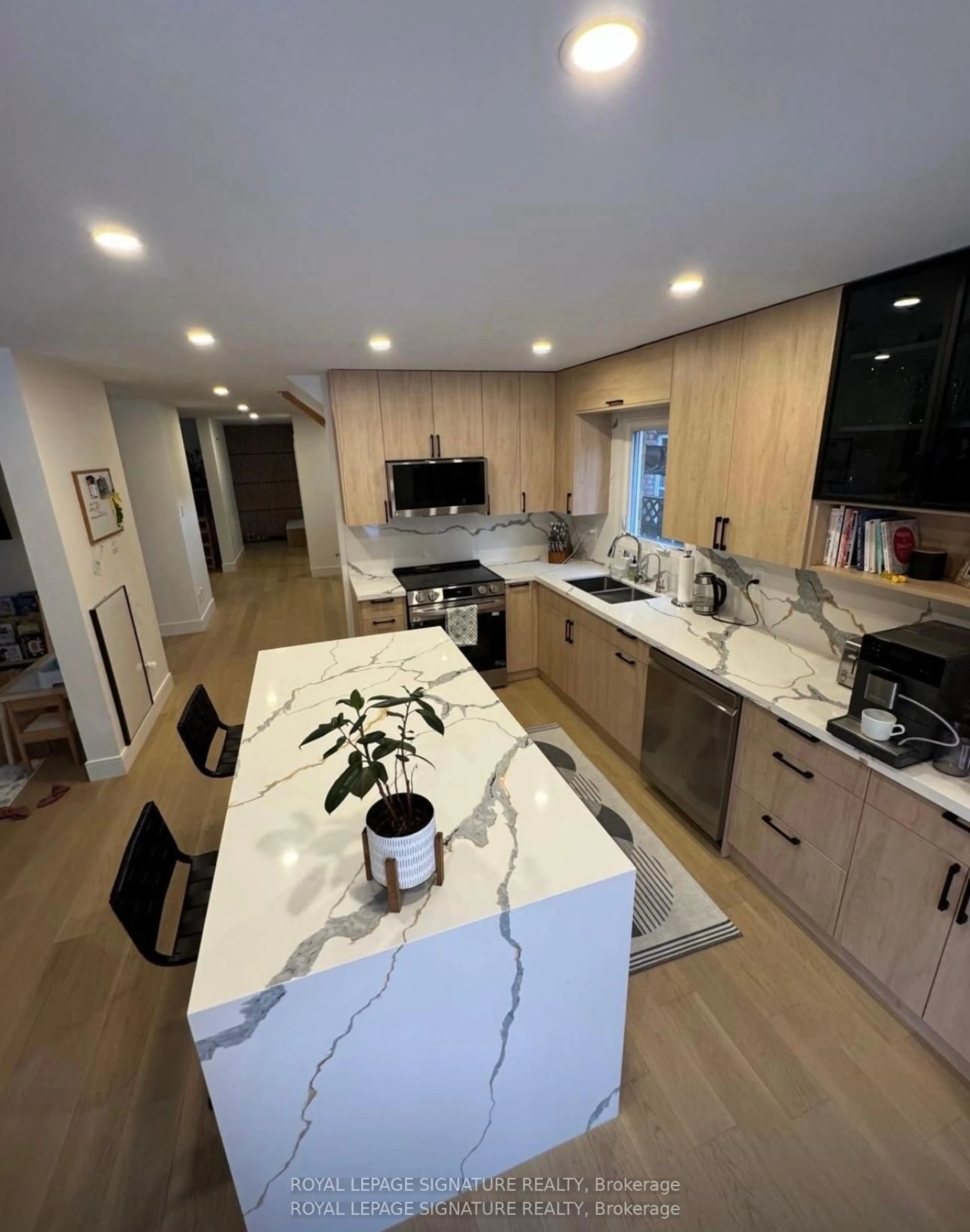 Open concept kitchen, unknown for 445 Malaga Rd, Mississauga Ontario L5B 3V8