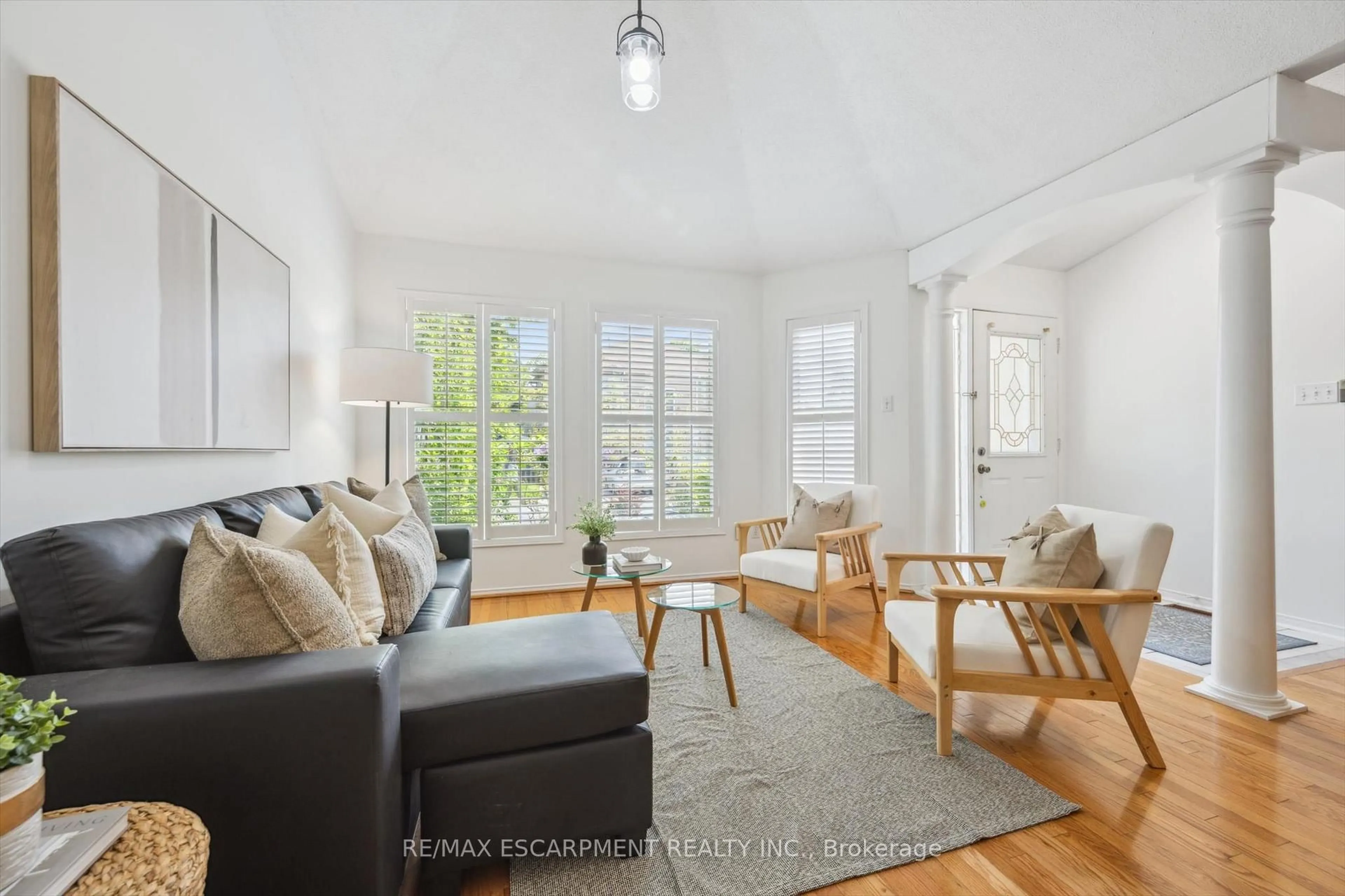 Living room with furniture, unknown for 1240 Westview Terr #58, Oakville Ontario L6M 3M3