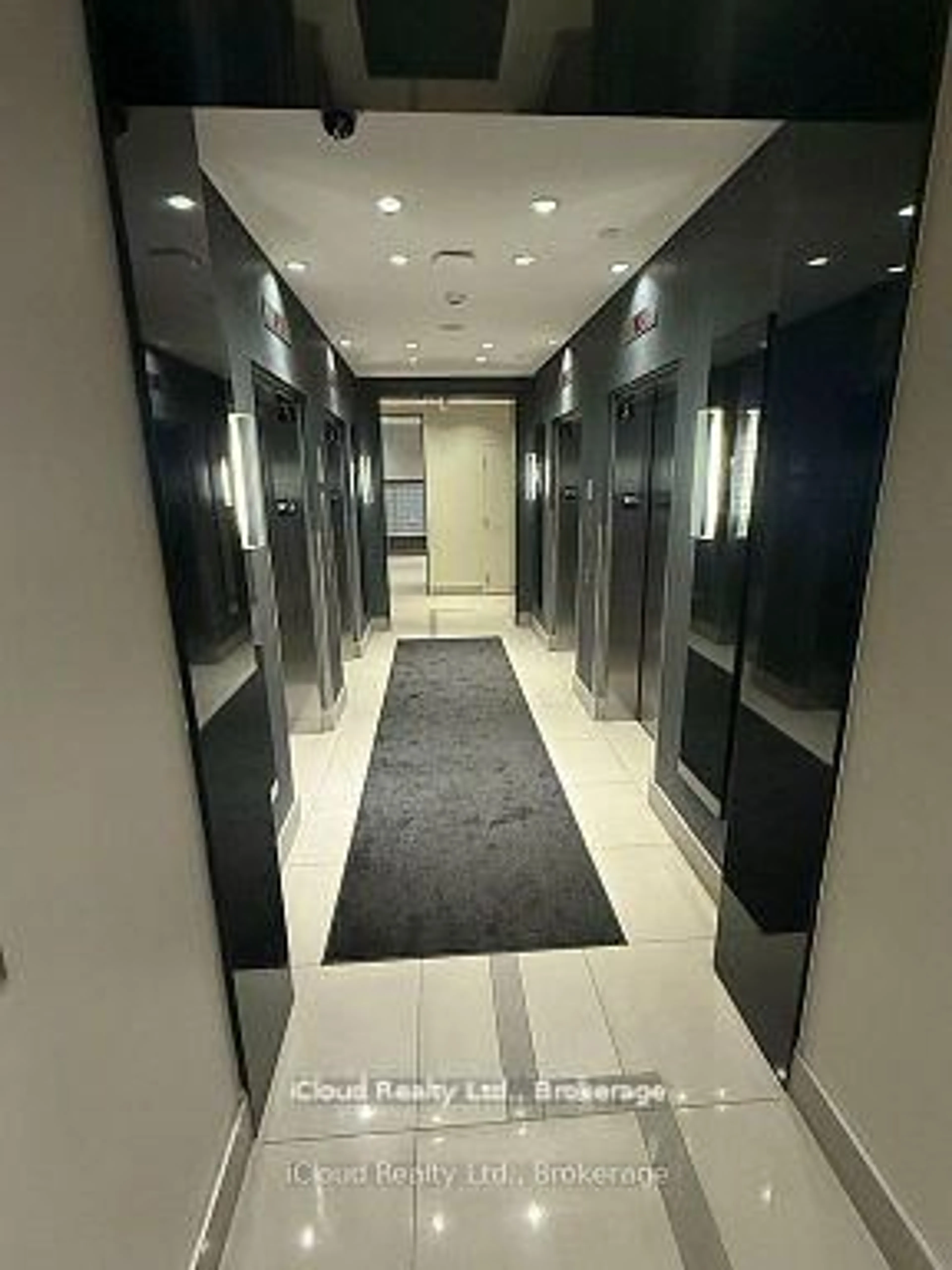 Indoor foyer for 3975 Grand Park Dr #2110, Mississauga Ontario L5B 0K4