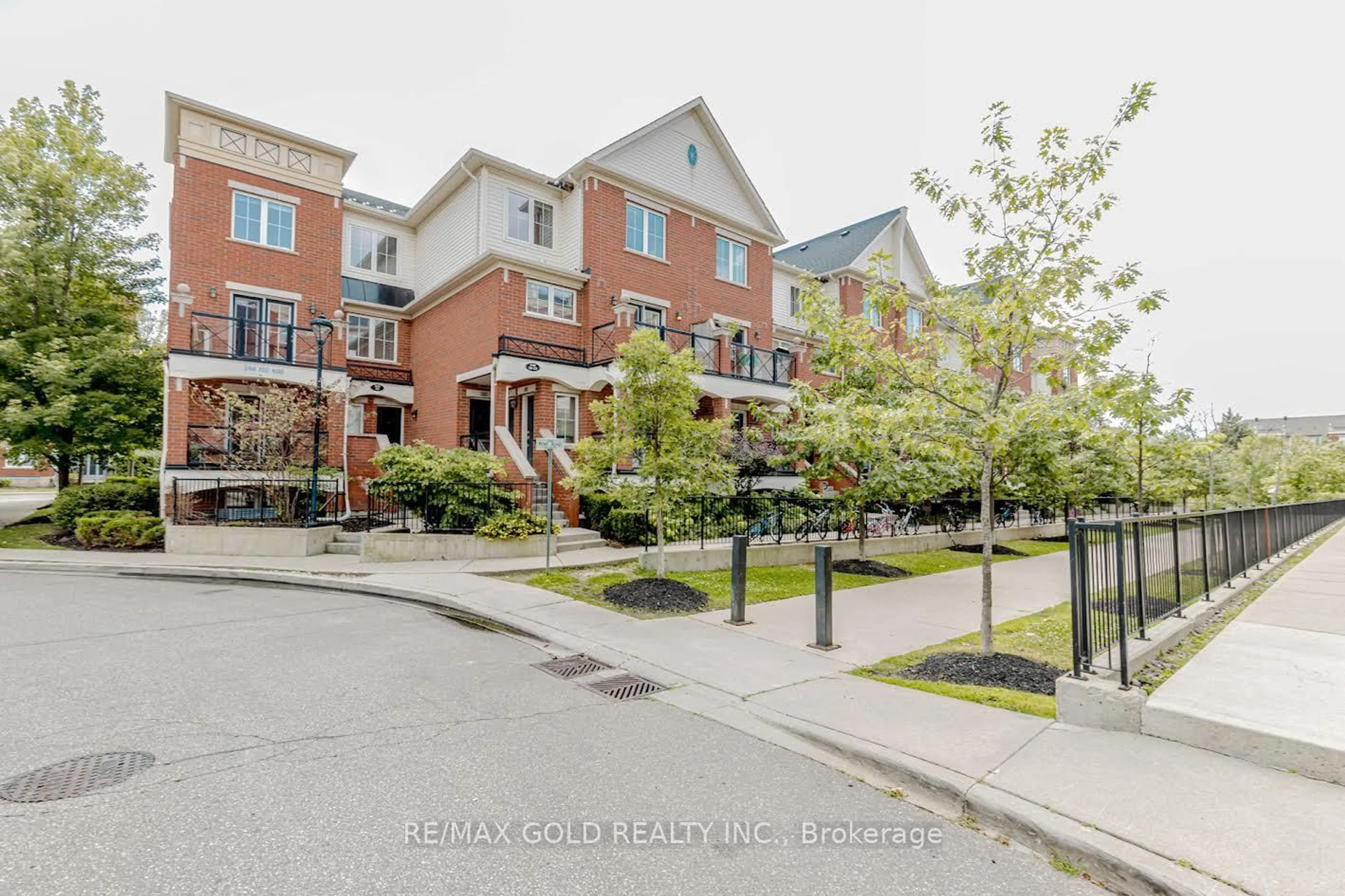 Patio, street for 2468 Post Rd #20, Oakville Ontario L6H 0J2
