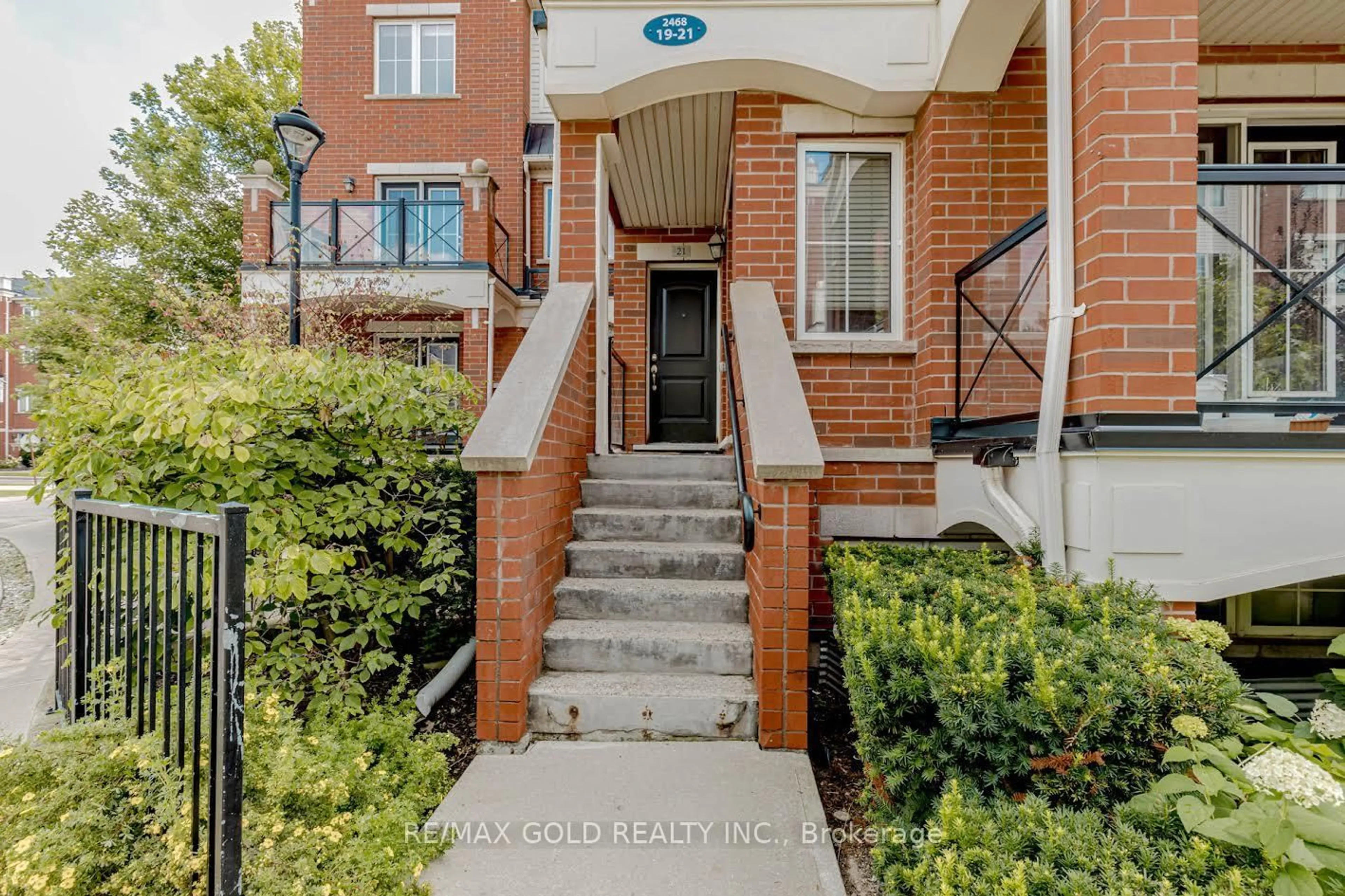 Stairs for 2468 Post Rd #20, Oakville Ontario L6H 0J2