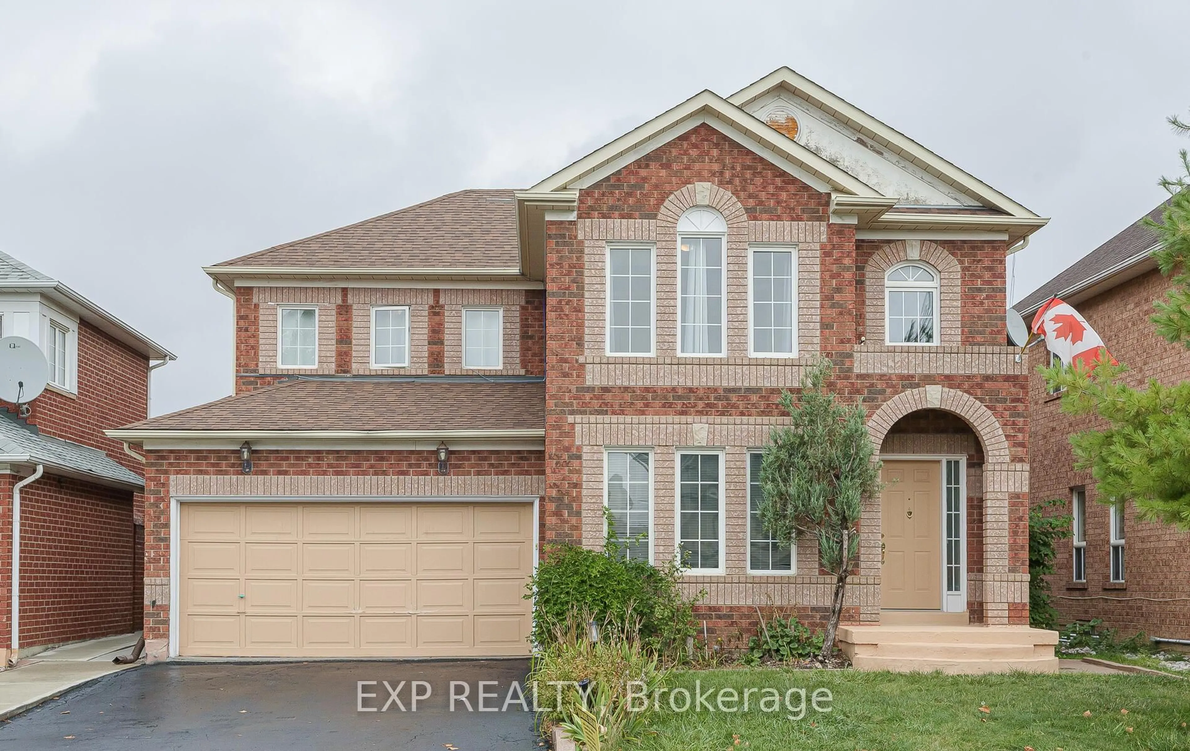 Home with brick exterior material, street for 15 Meadow Glade Rd, Brampton Ontario L6R 1Z7