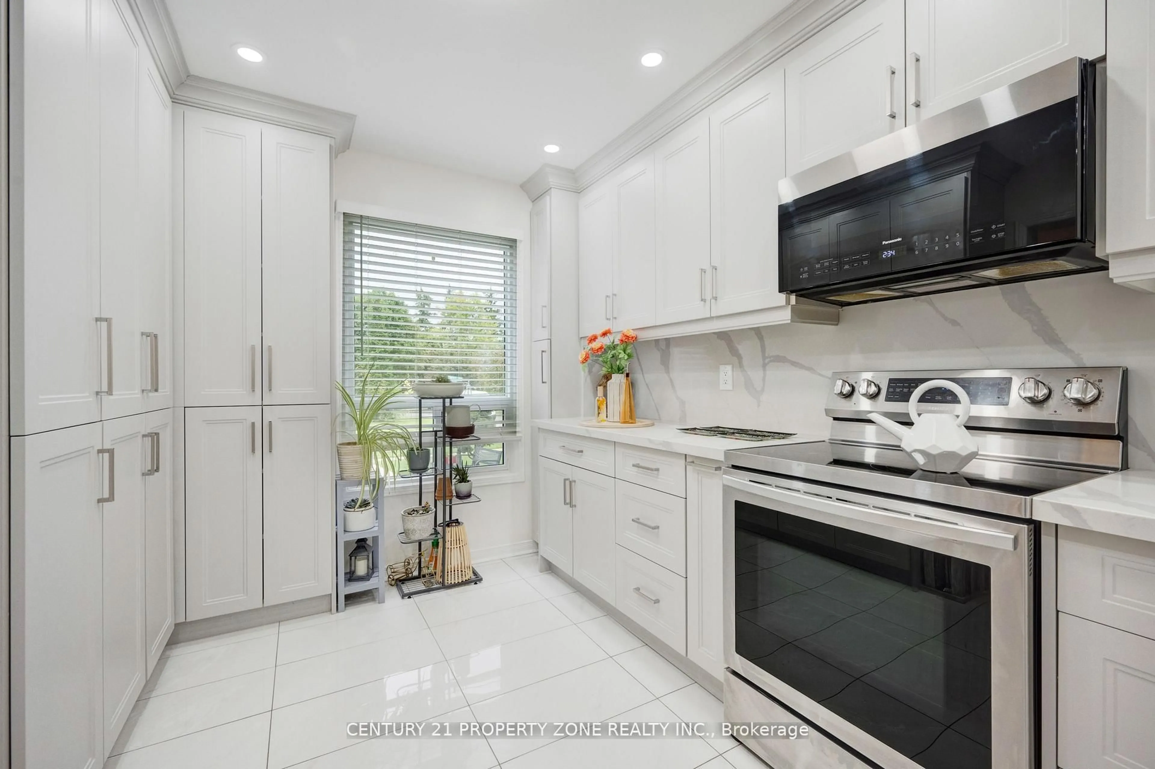 Unknown for 2 Cortez Crt, Brampton Ontario L6X 3Z4