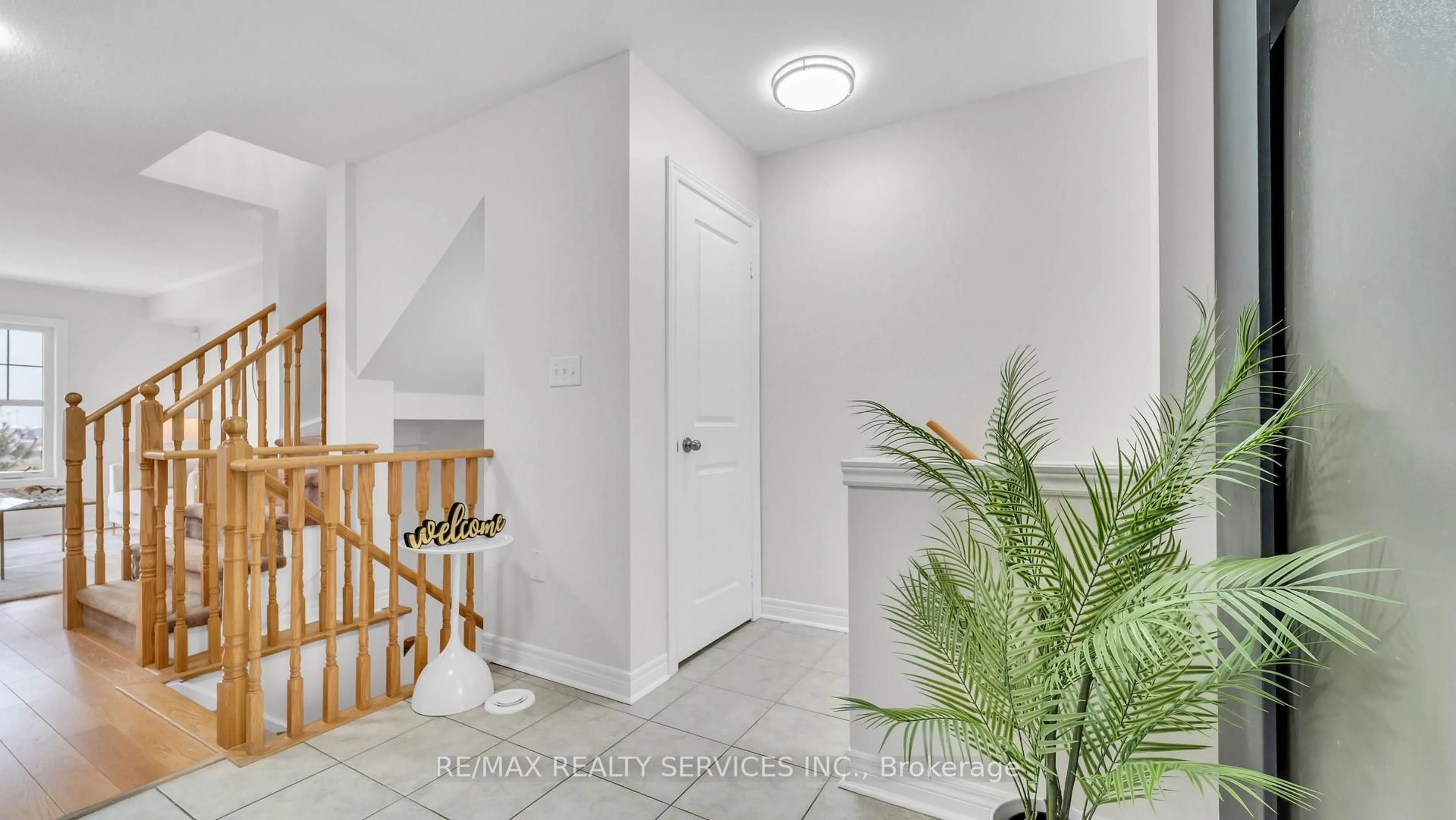 Indoor entryway for 16 Soldier St #56, Brampton Ontario L7A 4B6