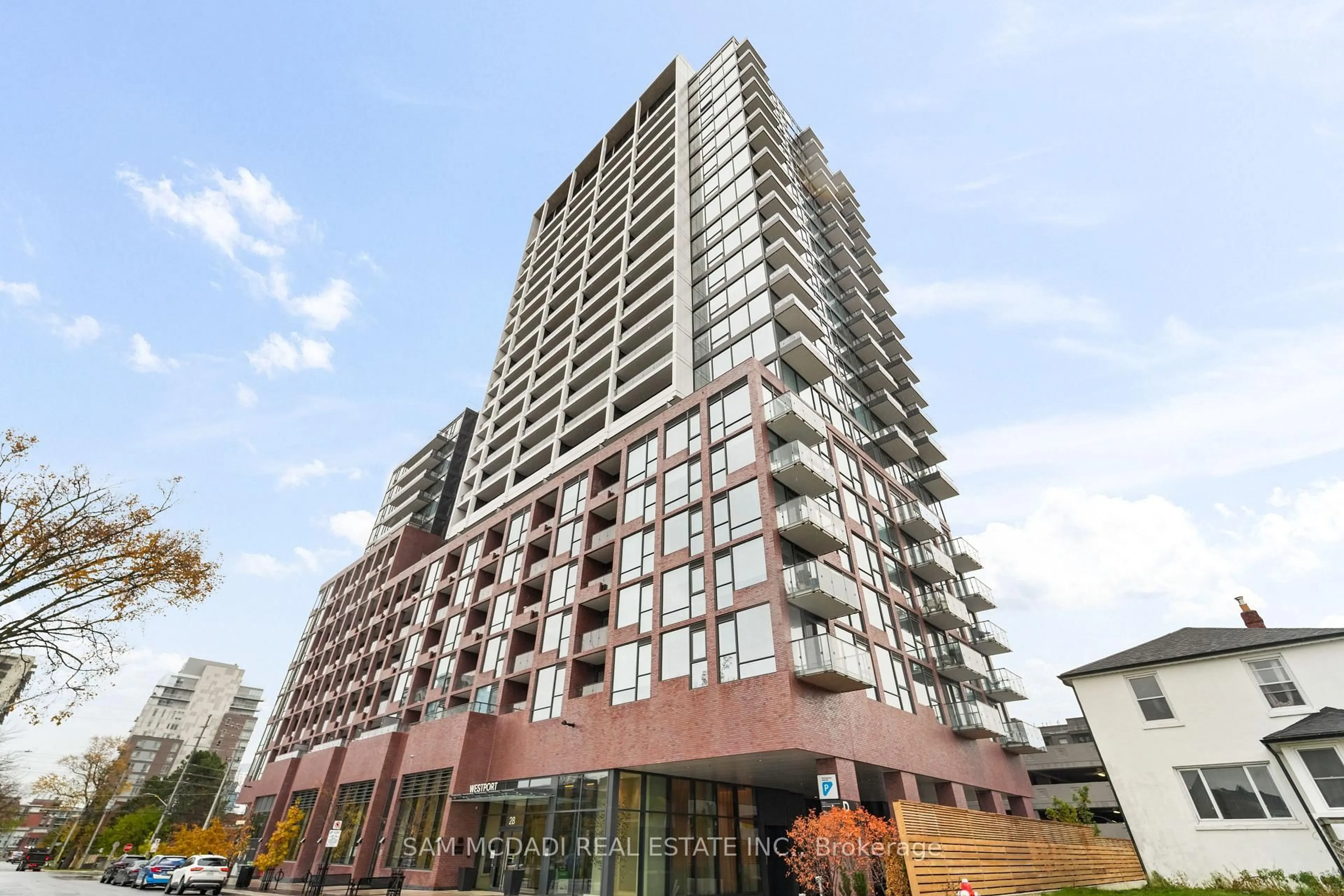 Unknown for 28 Ann St #813, Mississauga Ontario L5G 0E1