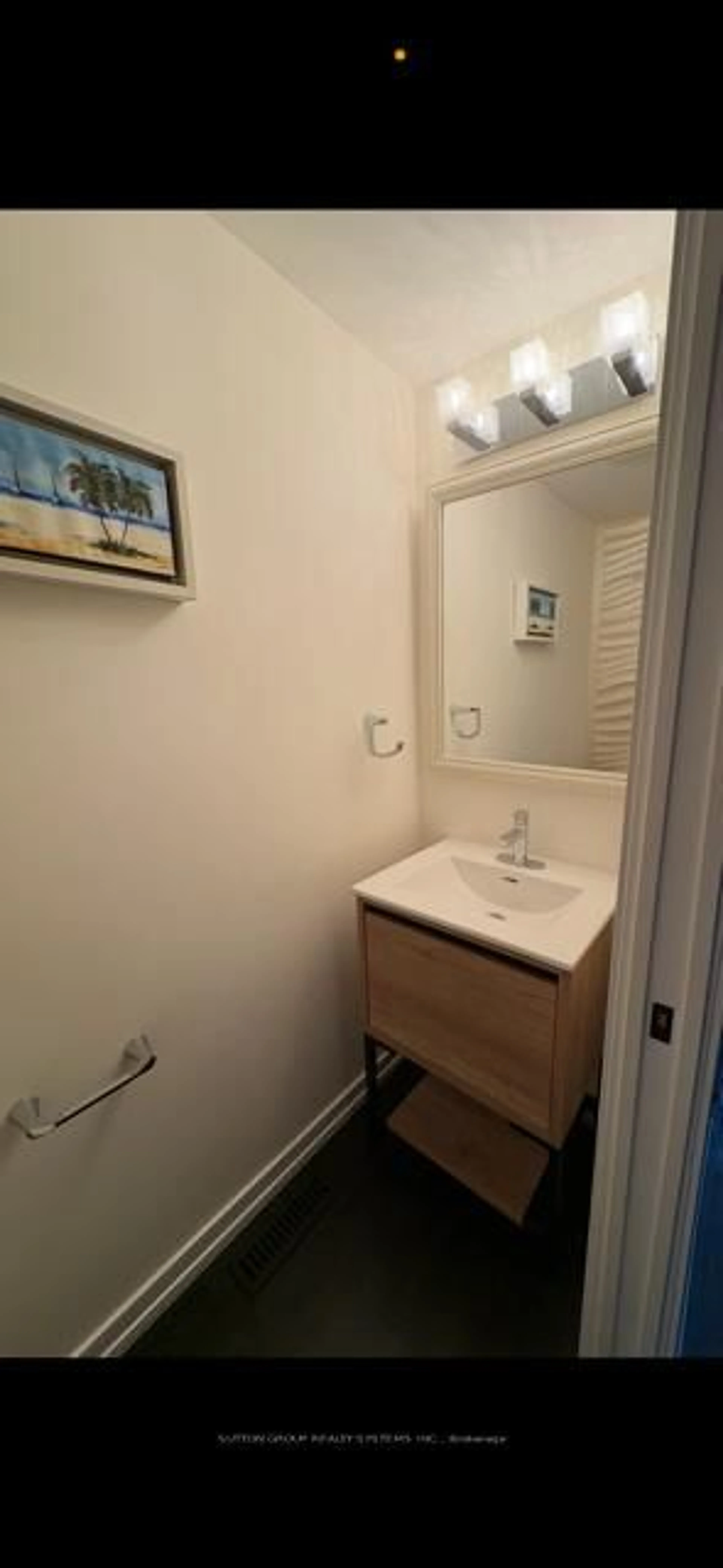 Standard bathroom, floor is not visible for 215 Mississauga Valley Blvd #68, Mississauga Ontario L5A 1Y7