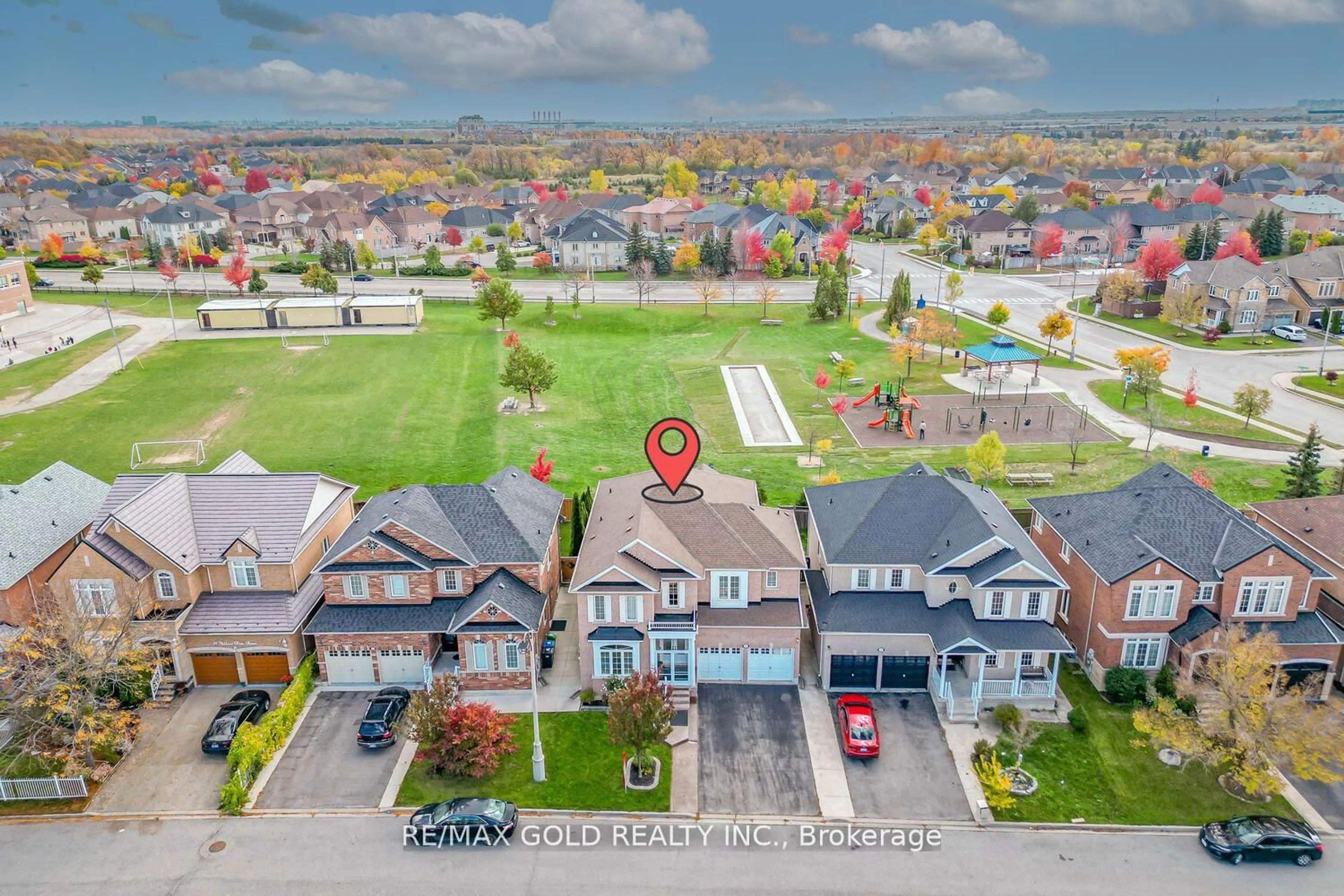 A pic from outside/outdoor area/front of a property/back of a property/a pic from drone, street for 23 Yellow Pine Rd, Brampton Ontario L6P 2E4