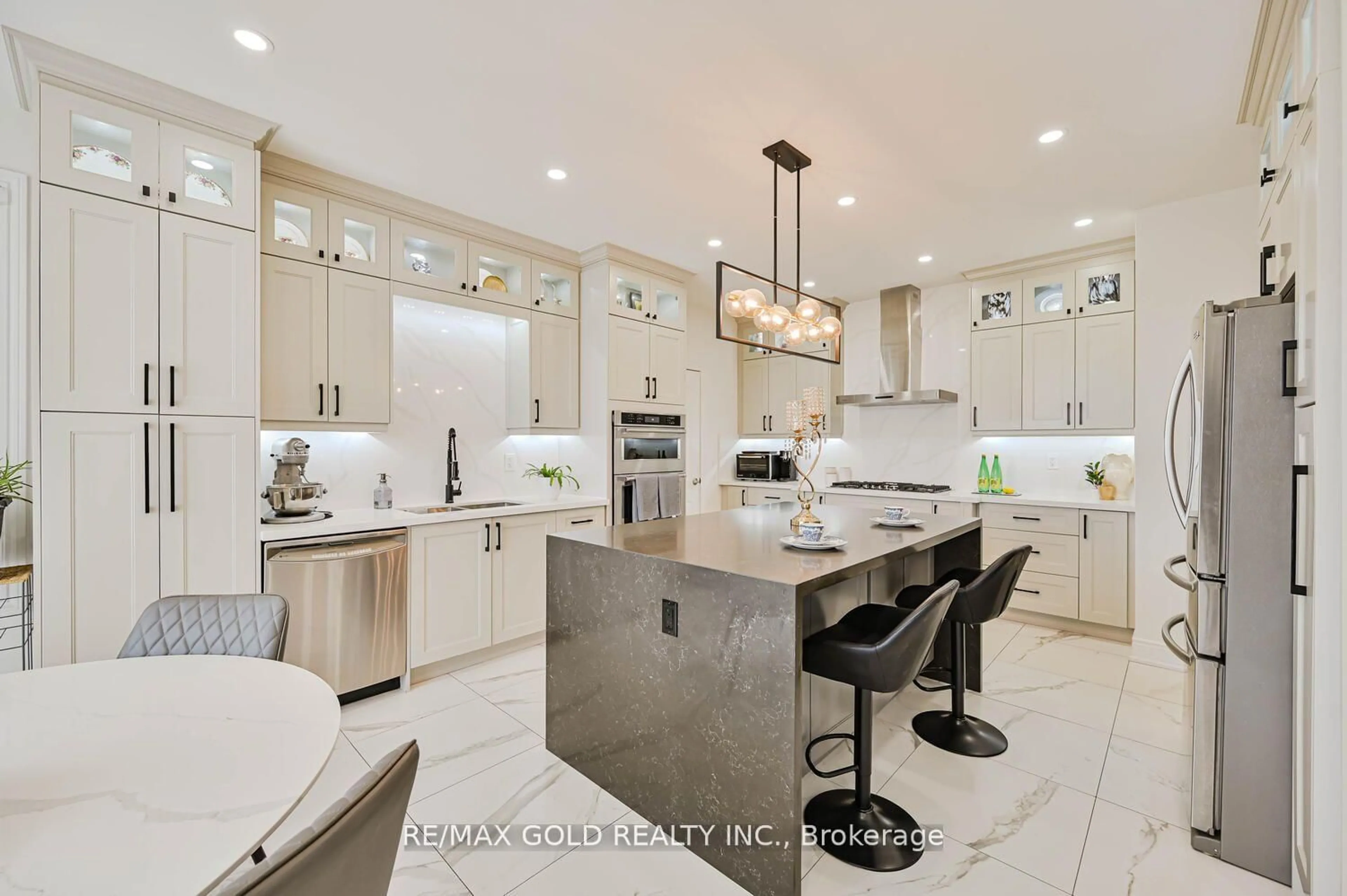 Contemporary kitchen, ceramic/tile floor for 23 Yellow Pine Rd, Brampton Ontario L6P 2E4