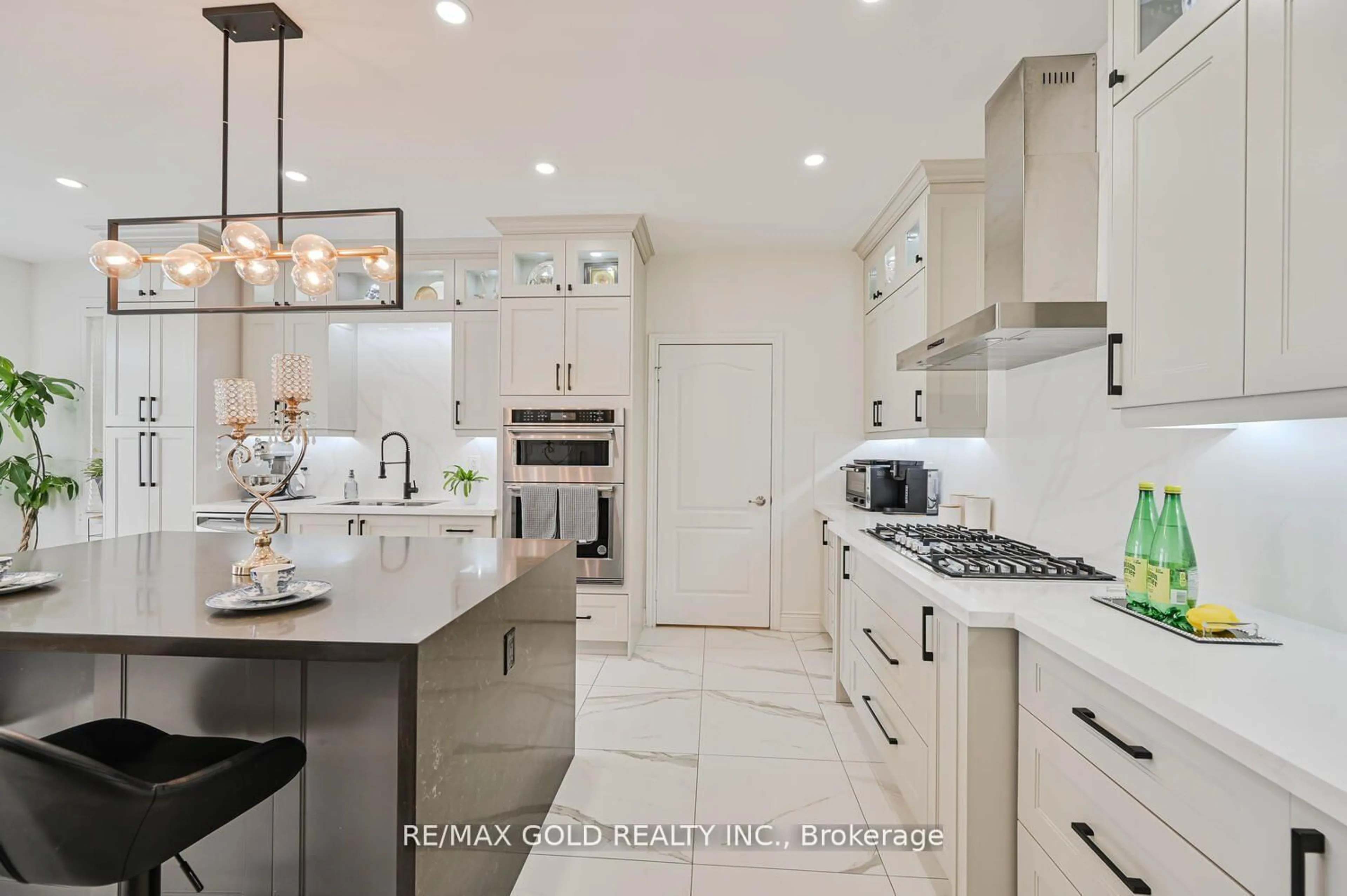 Contemporary kitchen, ceramic/tile floor for 23 Yellow Pine Rd, Brampton Ontario L6P 2E4