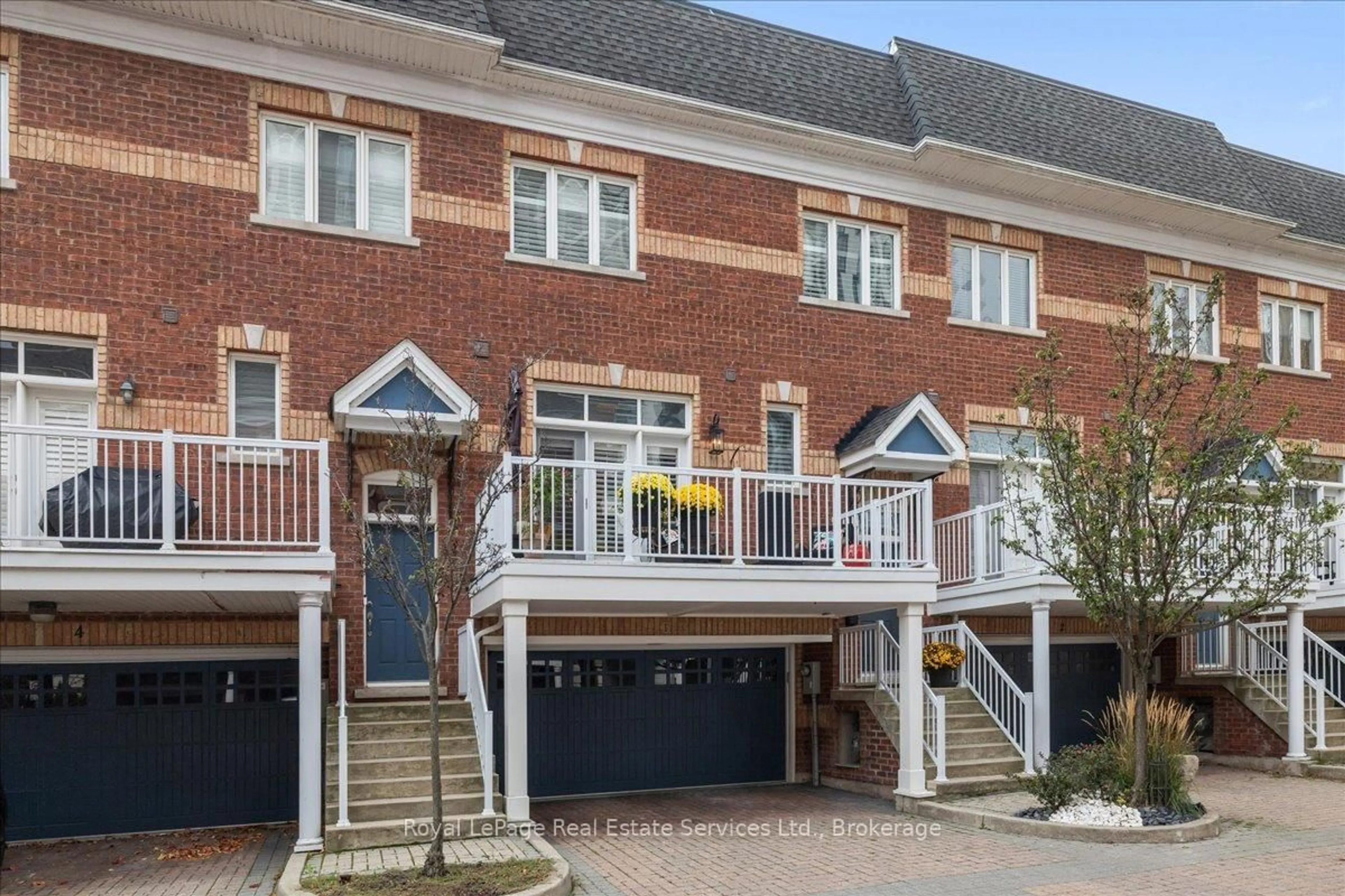 Home with brick exterior material, street for 120 Bronte Rd #3, Oakville Ontario L6L 3C1