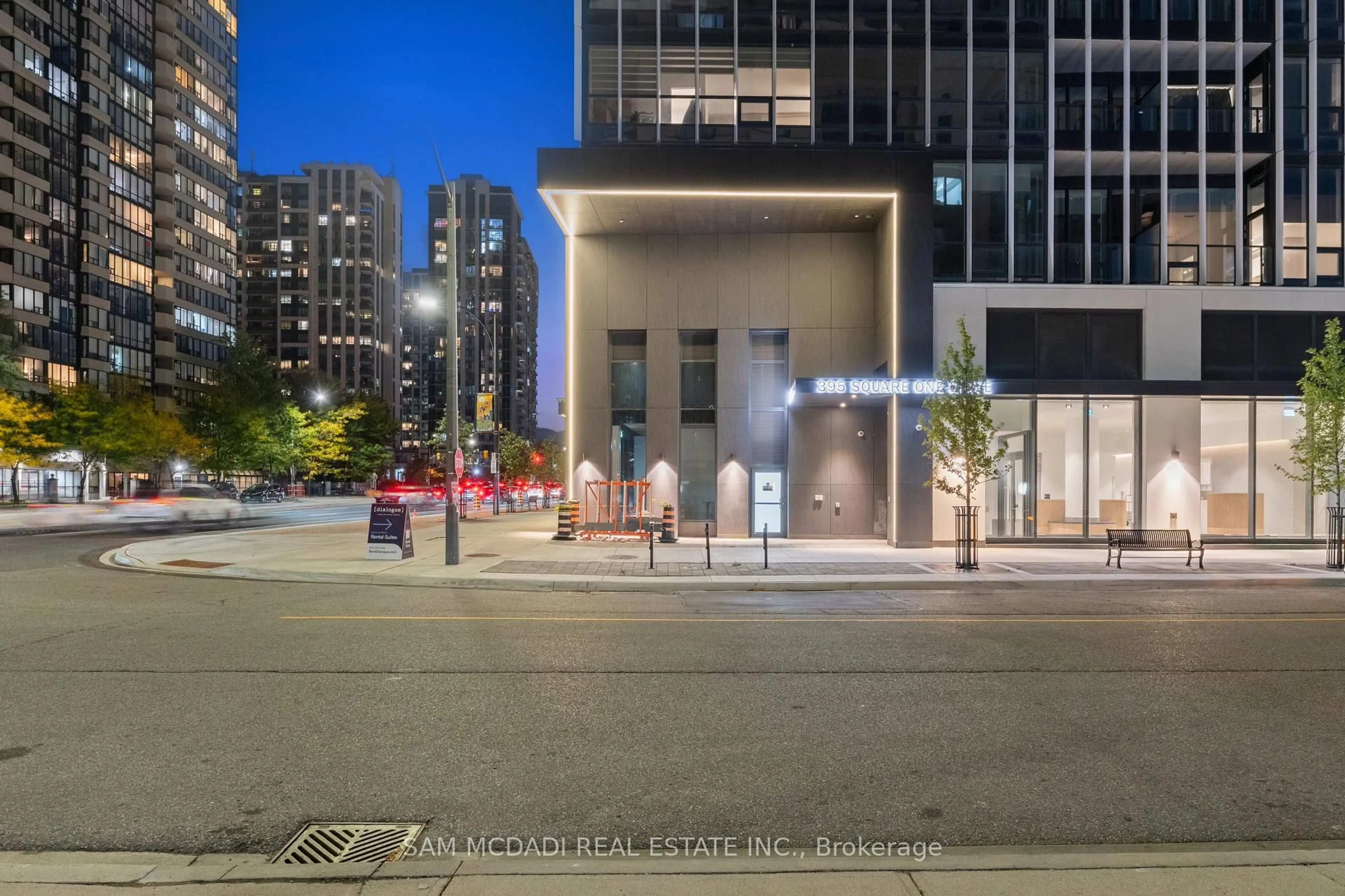 Indoor foyer for 395 Square One Dr #3104, Mississauga Ontario L5B 0P6