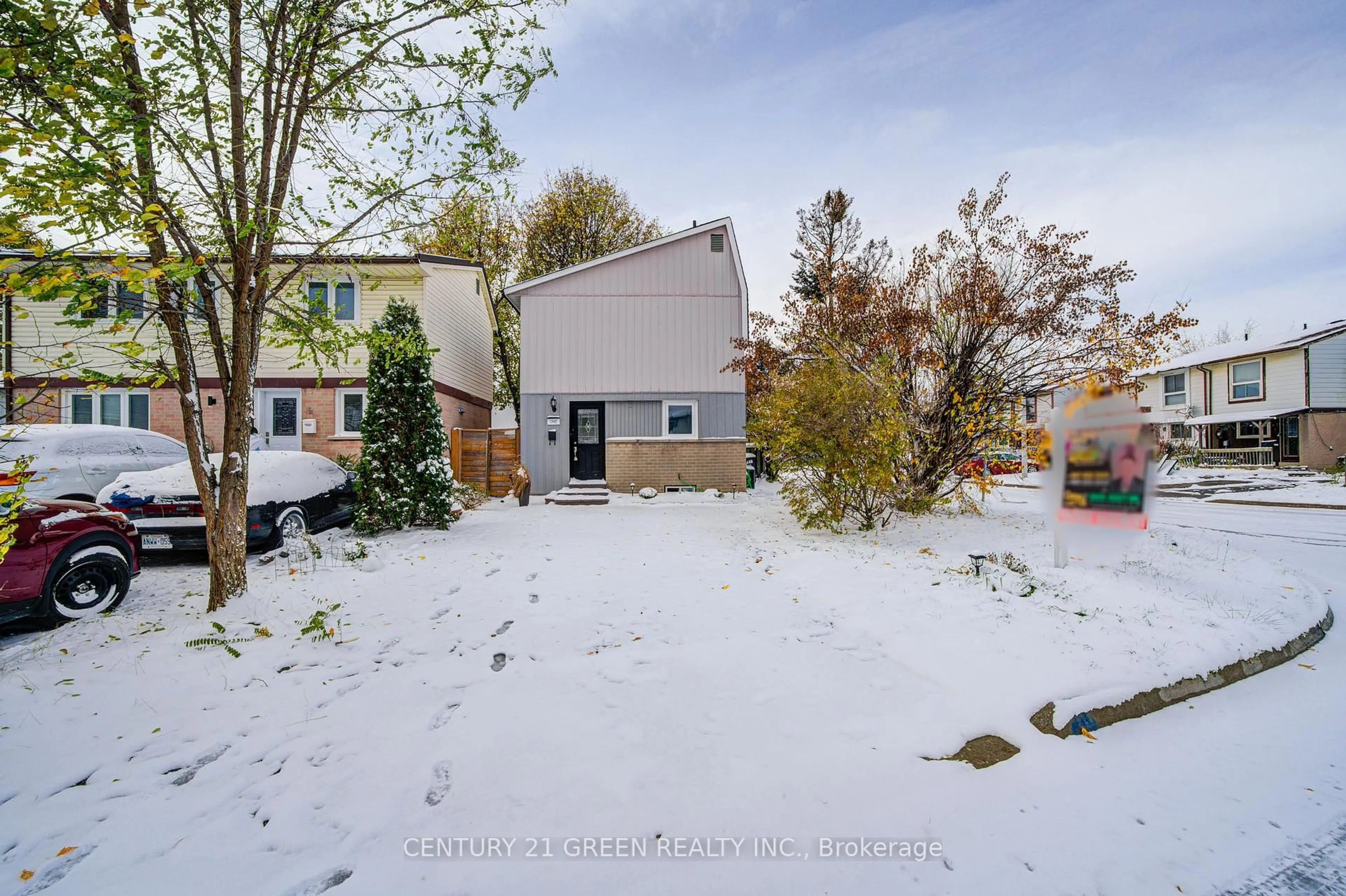 A pic from outside/outdoor area/front of a property/back of a property/a pic from drone, street for 1 Greenarrow Crt, Brampton Ontario L6S 2K1