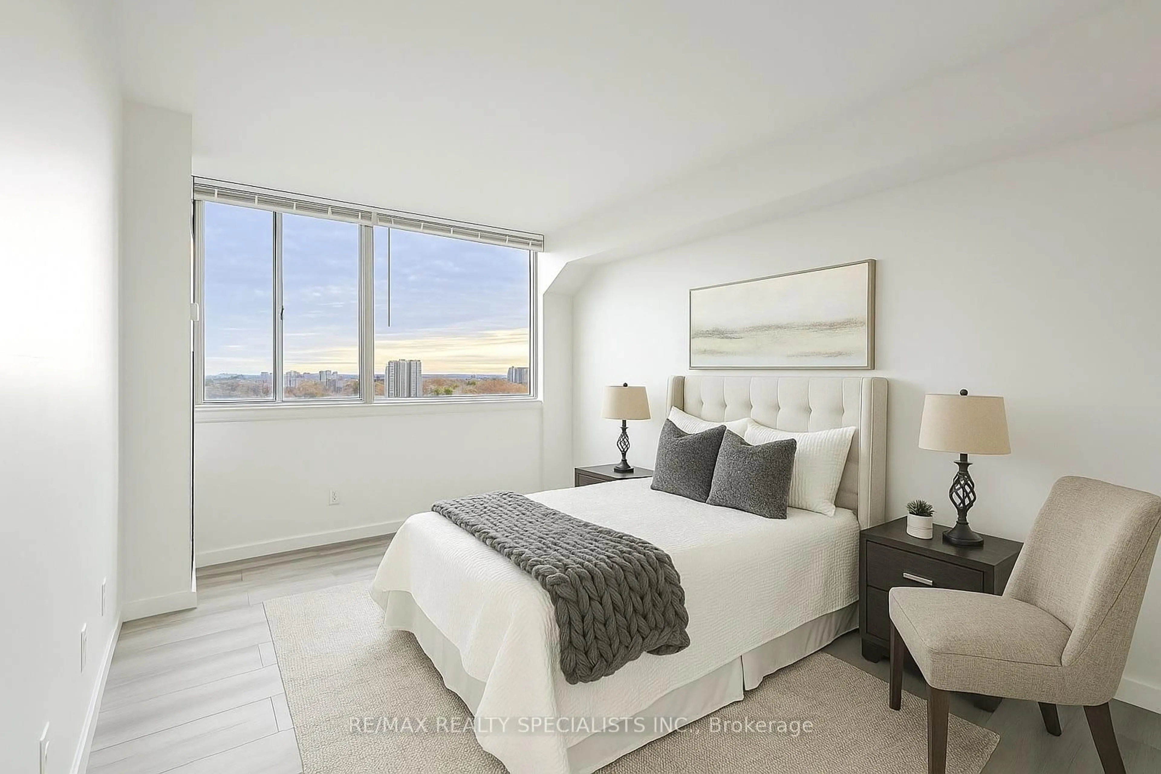 Bedroom with bed, unknown for 1001 Cedarglen Gate #619, Mississauga Ontario L5C 4R2