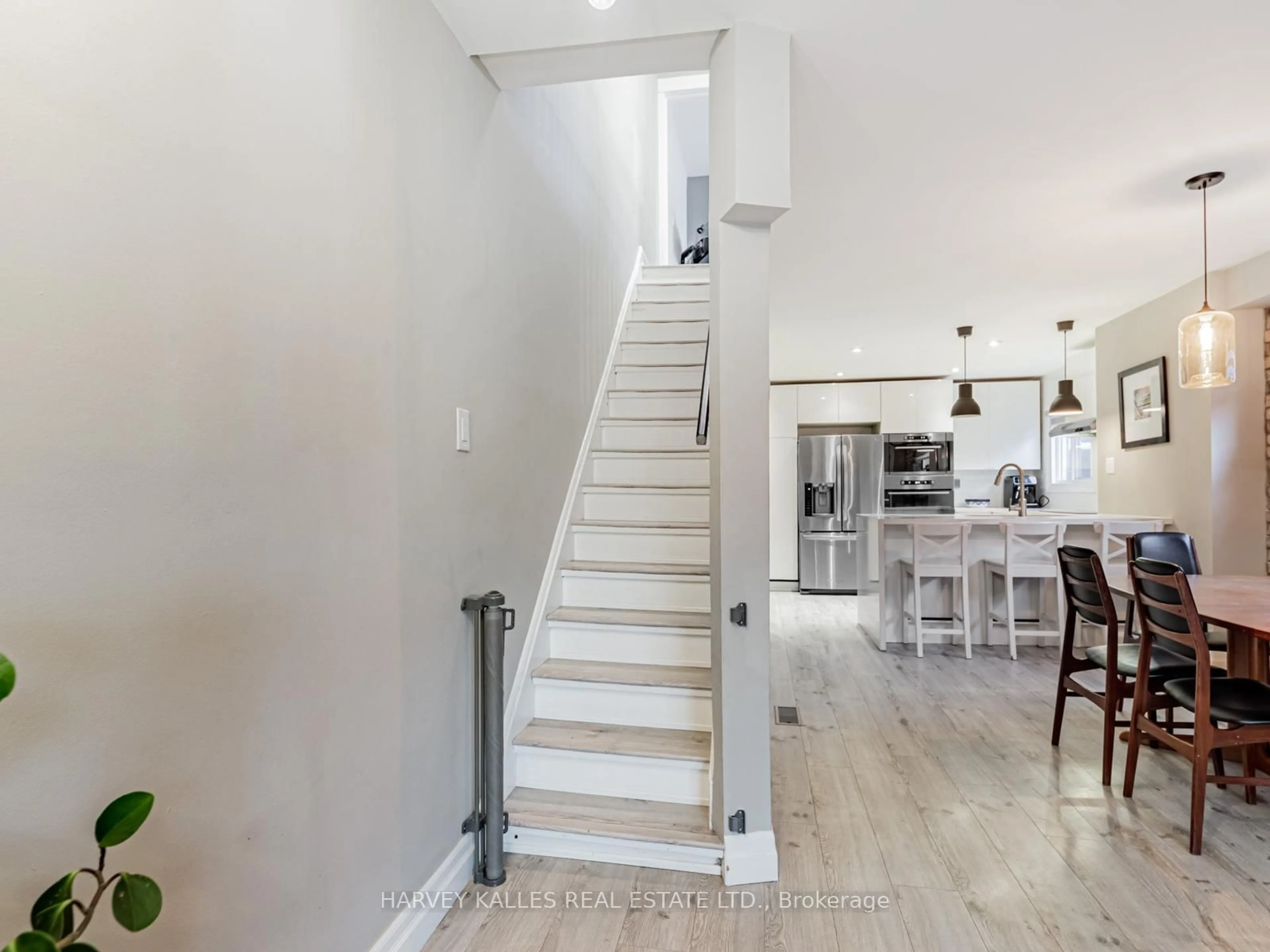 Stairs for 125 Kane Ave, Toronto Ontario M6M 3N1
