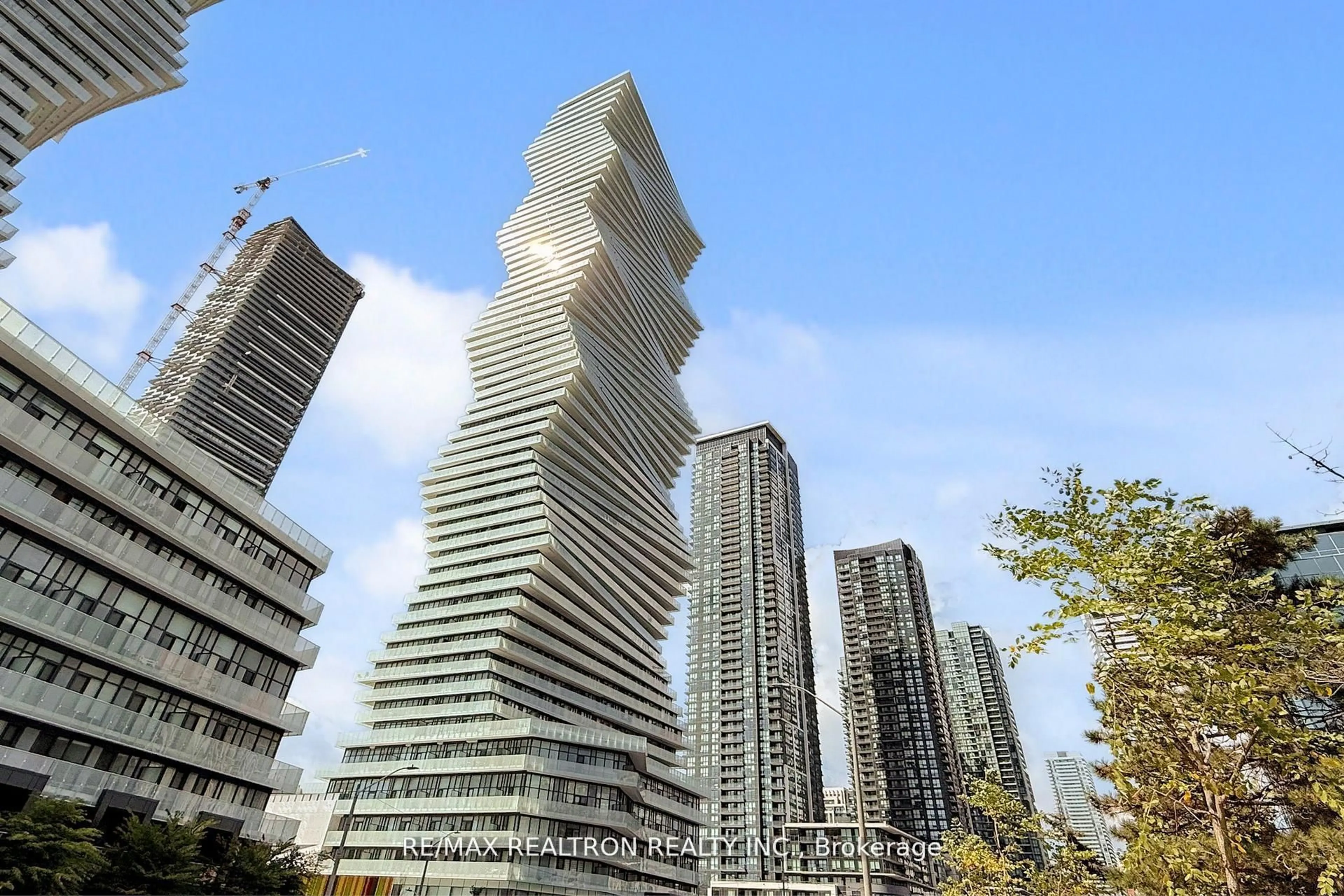 Unknown for 3900 Confederation Pkwy #1510, Mississauga Ontario L5B 0M3