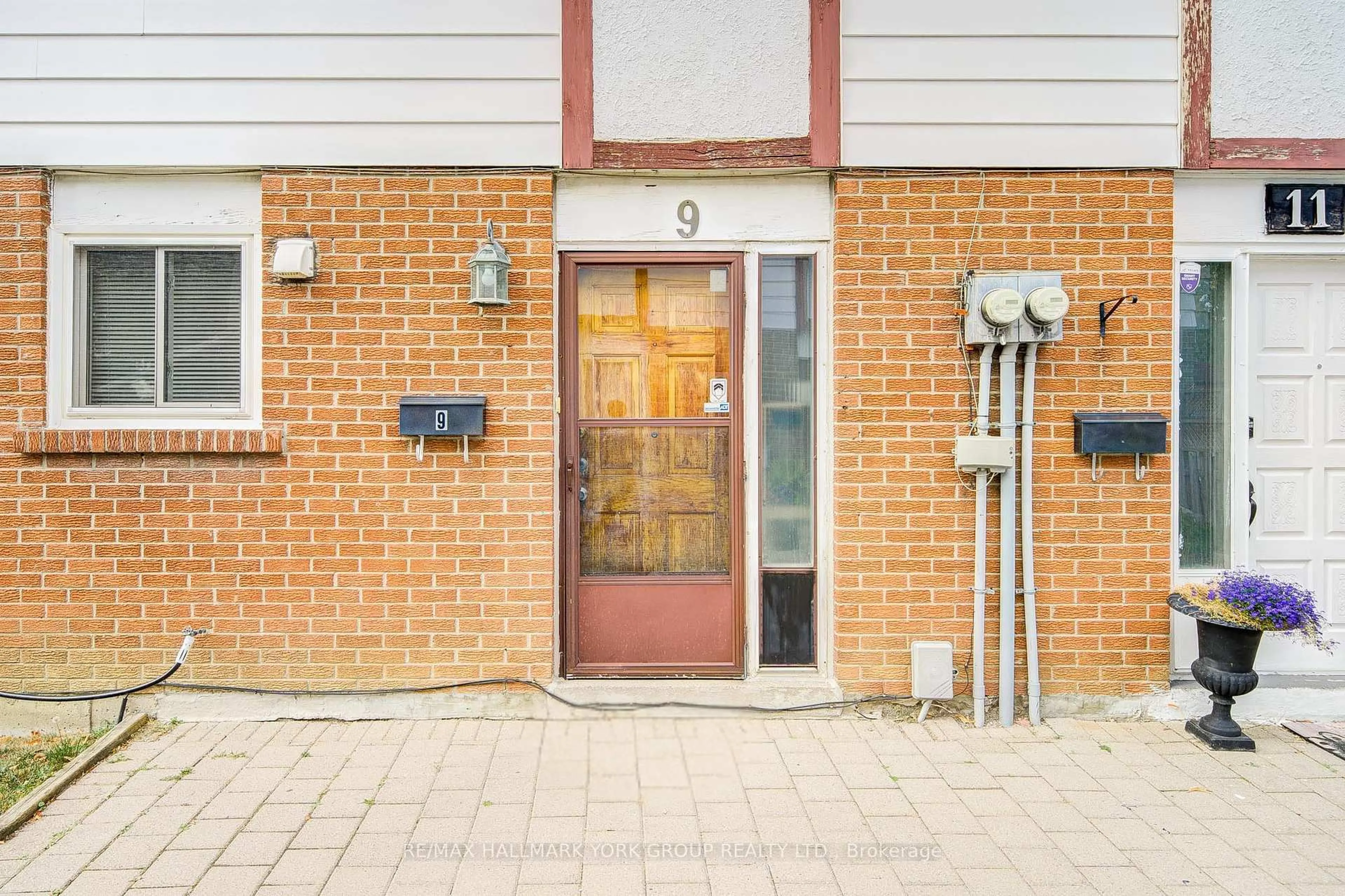 Unknown for 9 Bur Oak Way #6, Toronto Ontario M3L 2G3