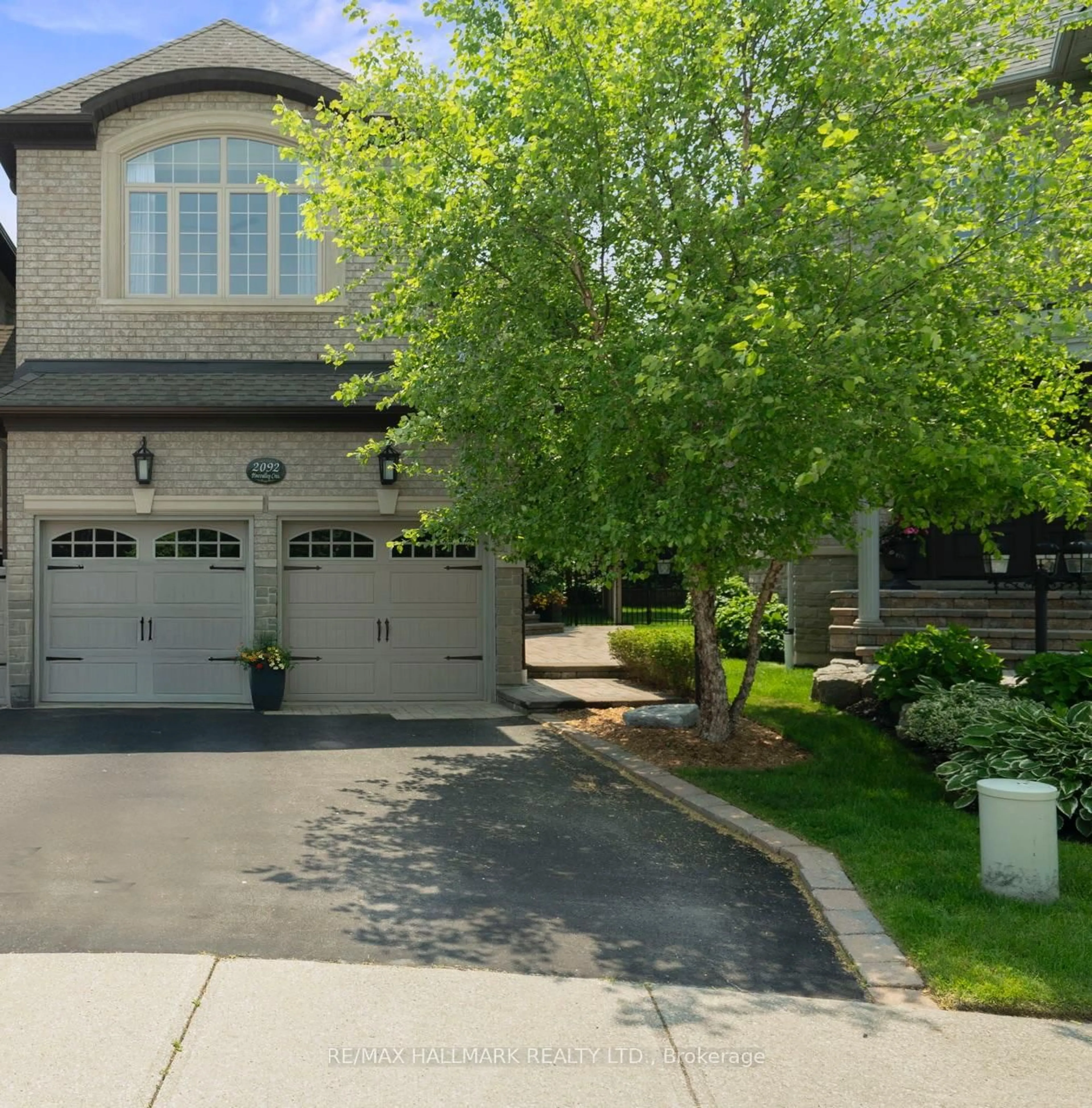 Unknown for 2092 PINEVALLEY Cres, Oakville Ontario L6H 6L8