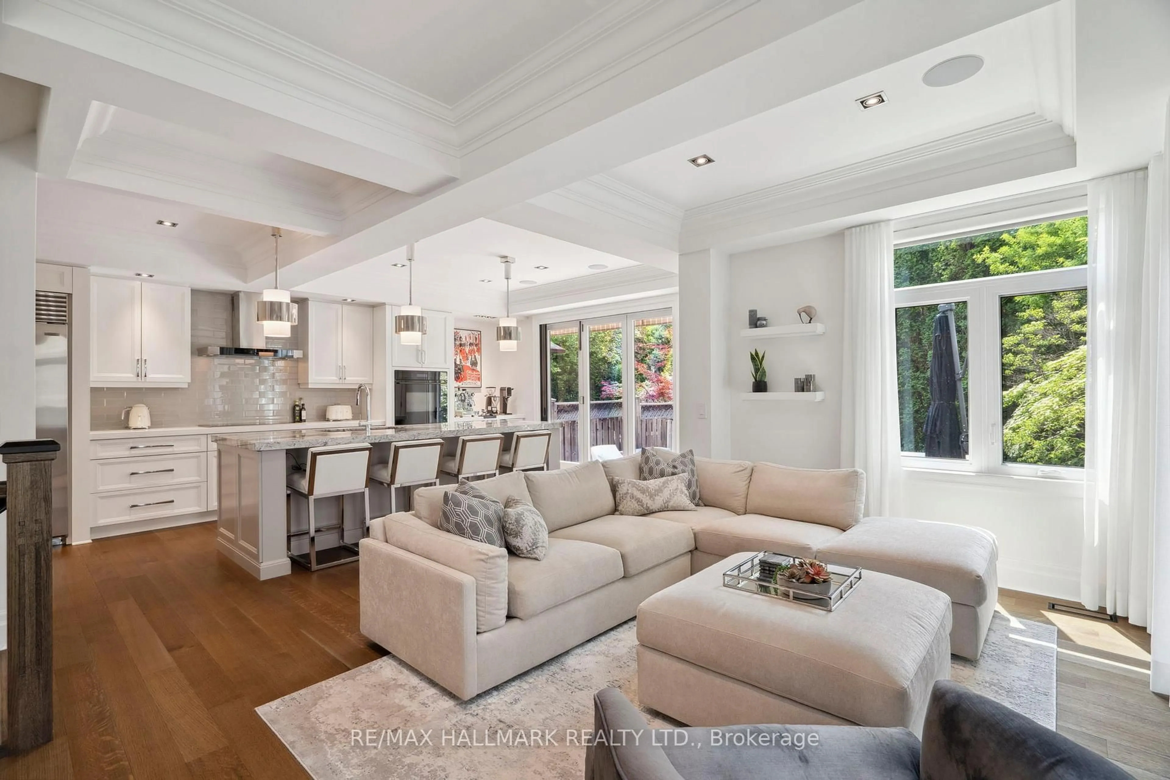 Open concept kitchen, unknown for 2092 PINEVALLEY Cres, Oakville Ontario L6H 6L8