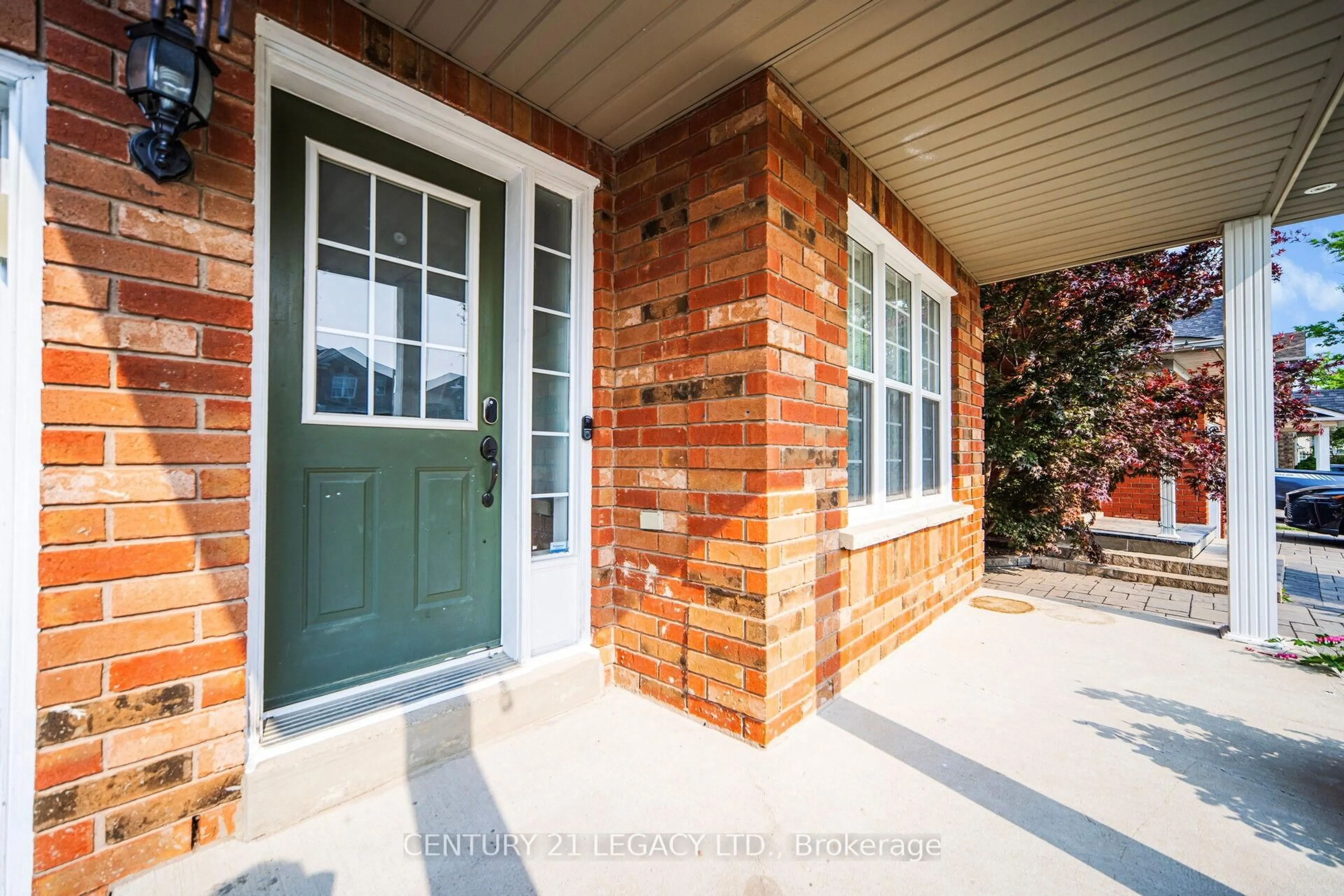 Home with brick exterior material, street for 28 Sunnybrook Cres, Brampton Ontario L7A 1Y2