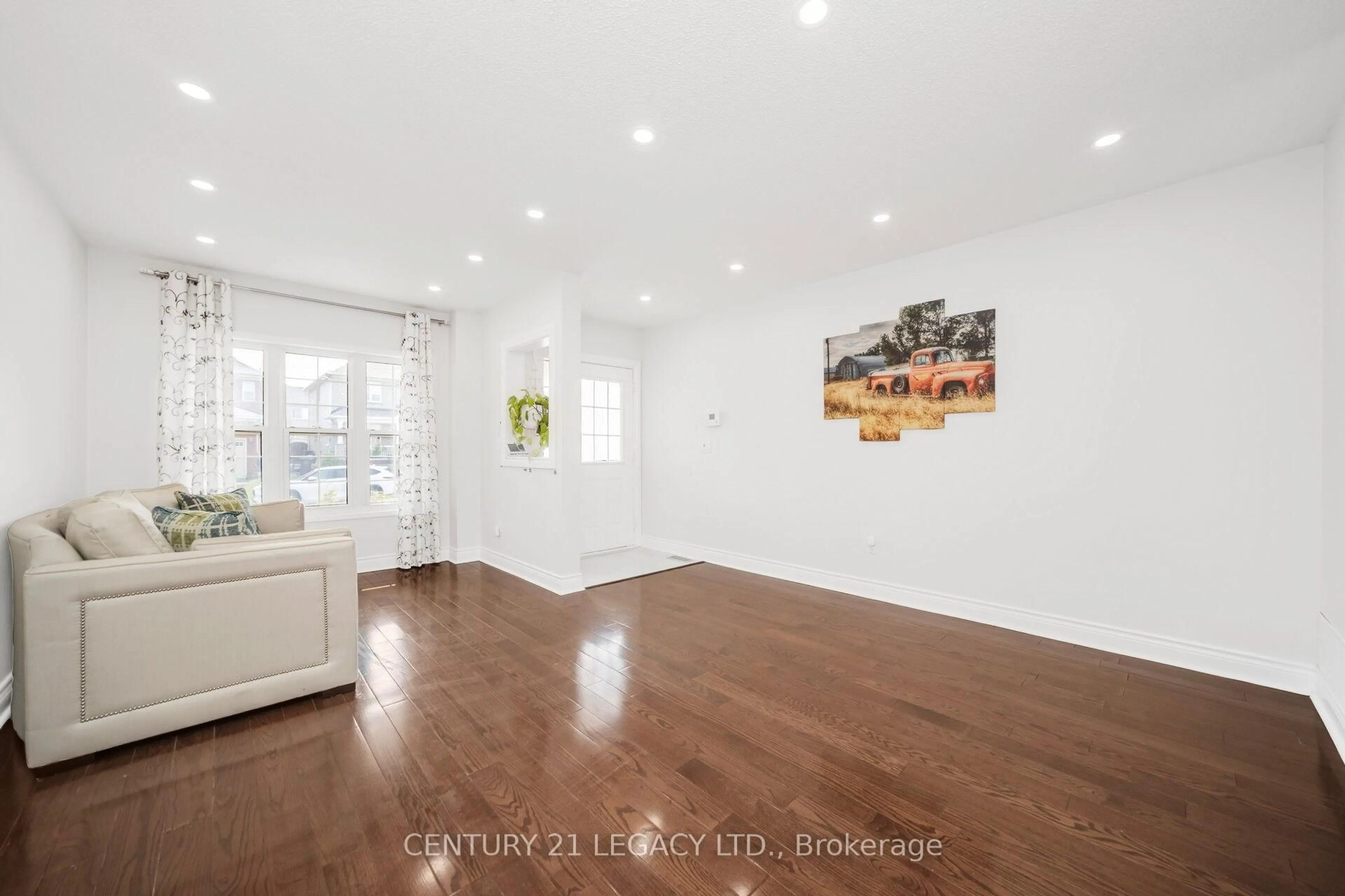 Unknown for 28 Sunnybrook Cres, Brampton Ontario L7A 1Y2