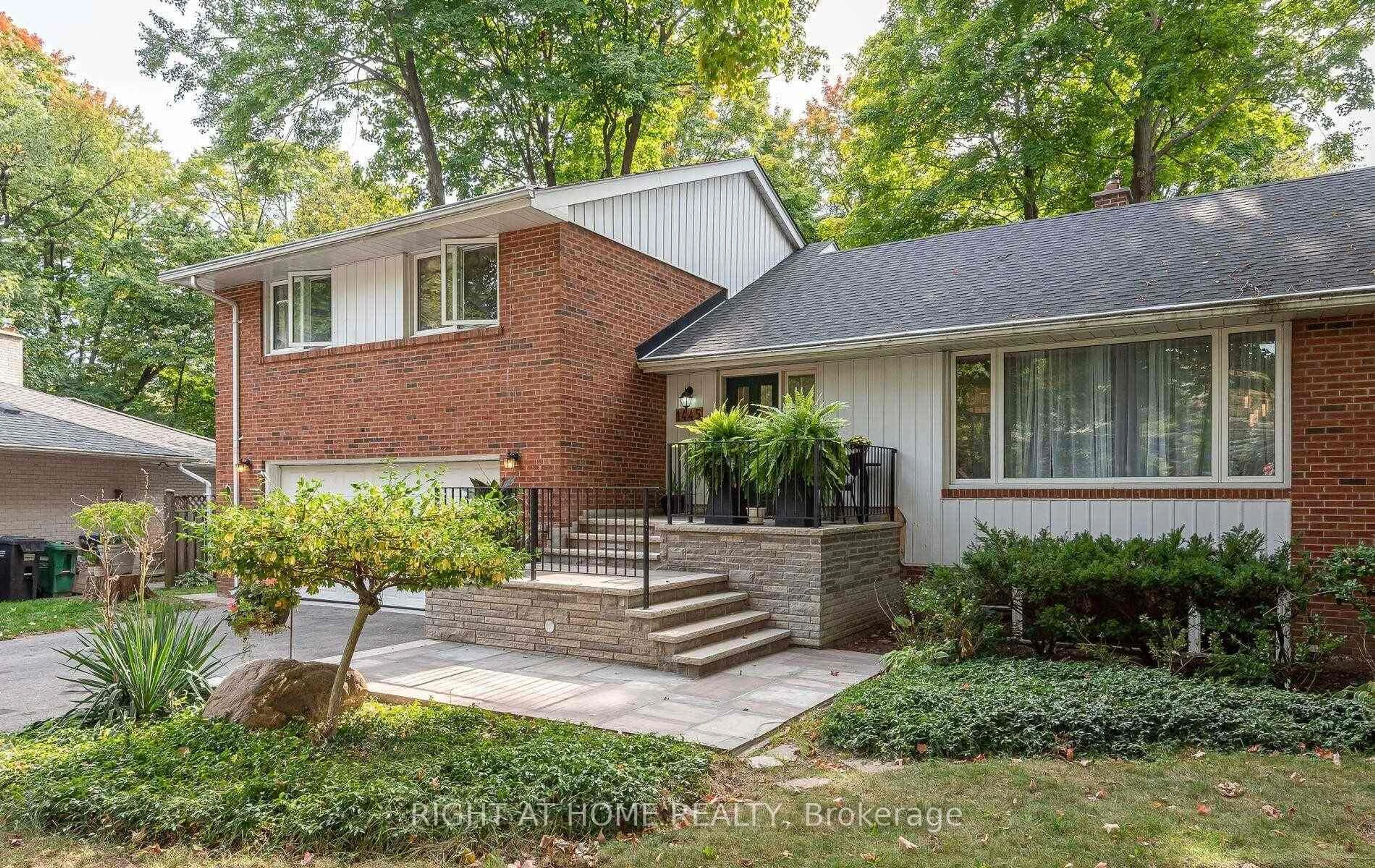Home with brick exterior material, street for 1445 Ryan Pl, Mississauga Ontario L5C 1J7