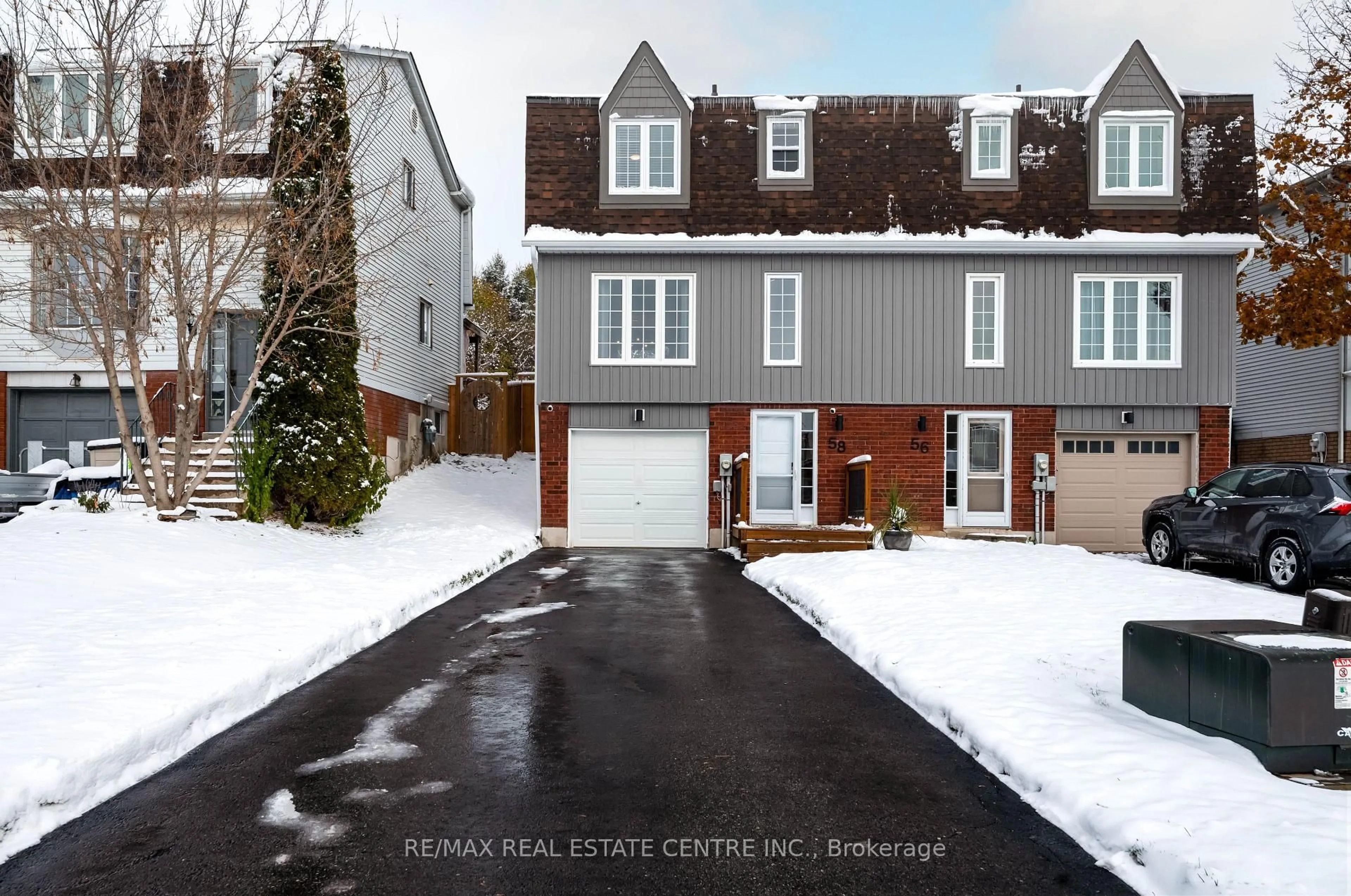 A pic from outside/outdoor area/front of a property/back of a property/a pic from drone, street for 58 Lakeview Crt, Orangeville Ontario L9W 4P2