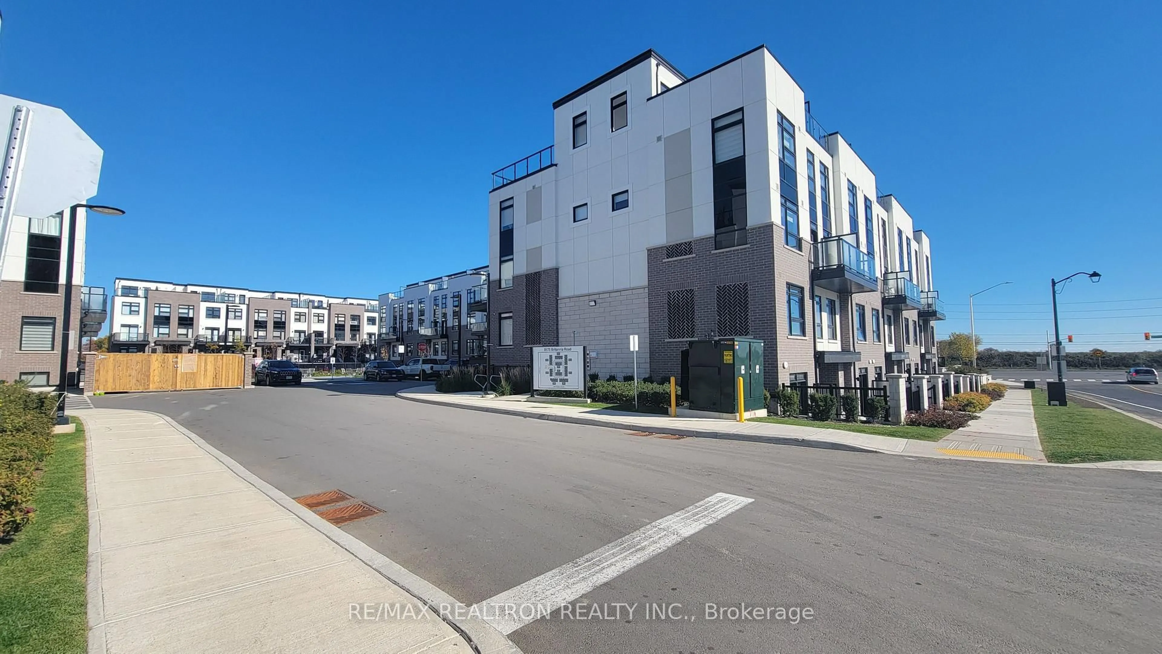 Unknown for 1589 Rose Way #110, Milton Ontario L9E 1N4