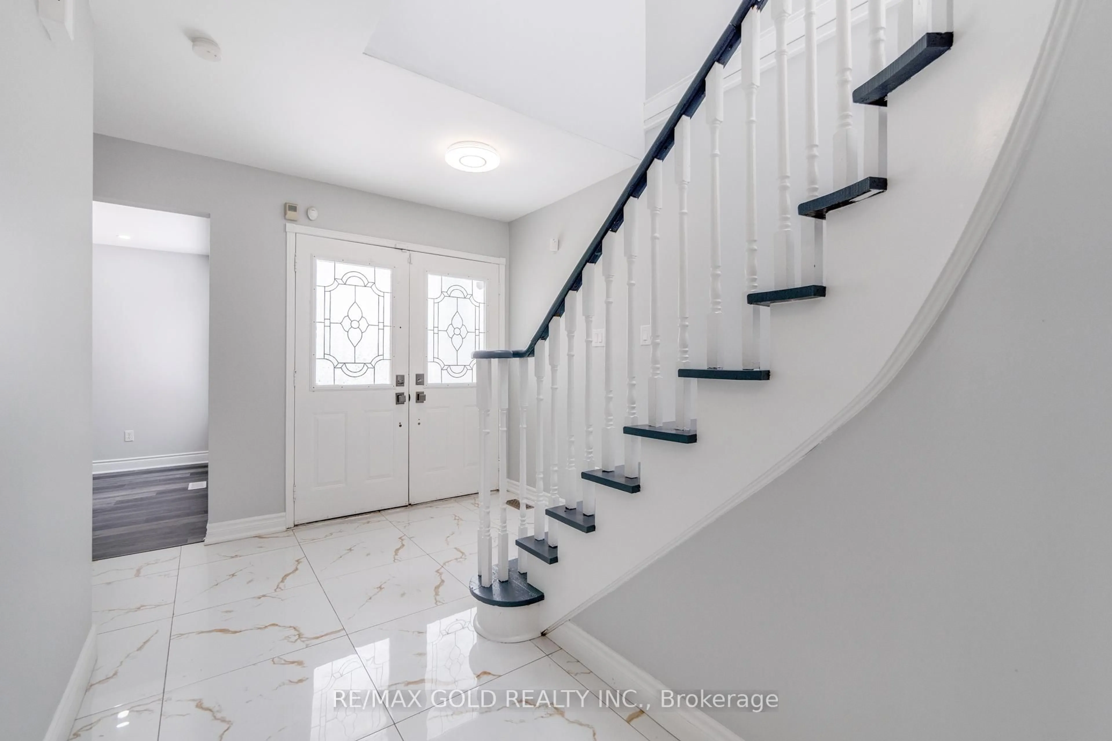 Stairs for 34 Meadowlark Dr, Brampton Ontario L6Y 4A7
