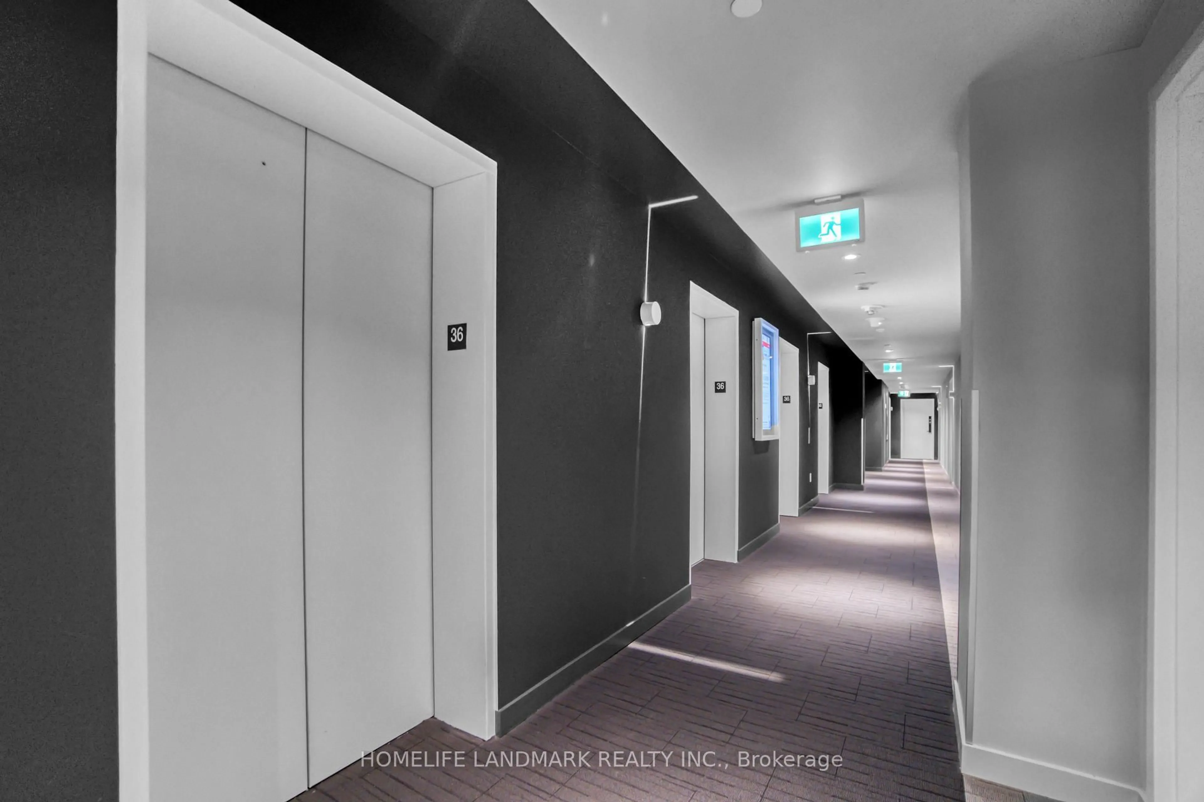 Indoor foyer for 3900 Confederation Pkwy #2312, Mississauga Ontario L5B 0M3