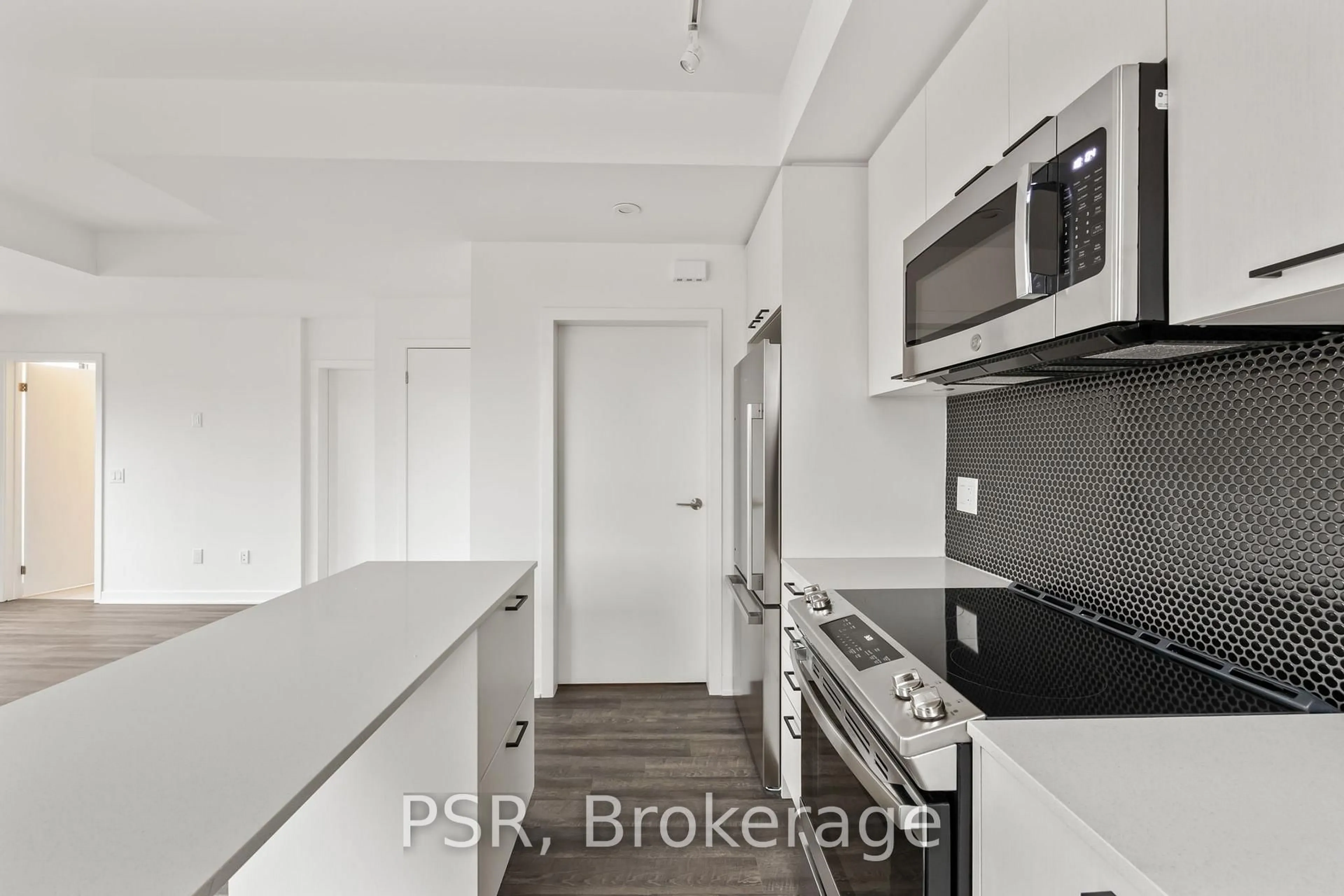 Unknown for 40 Ed Clark Gardens Blvd #TH13, Toronto Ontario M6N 0B5