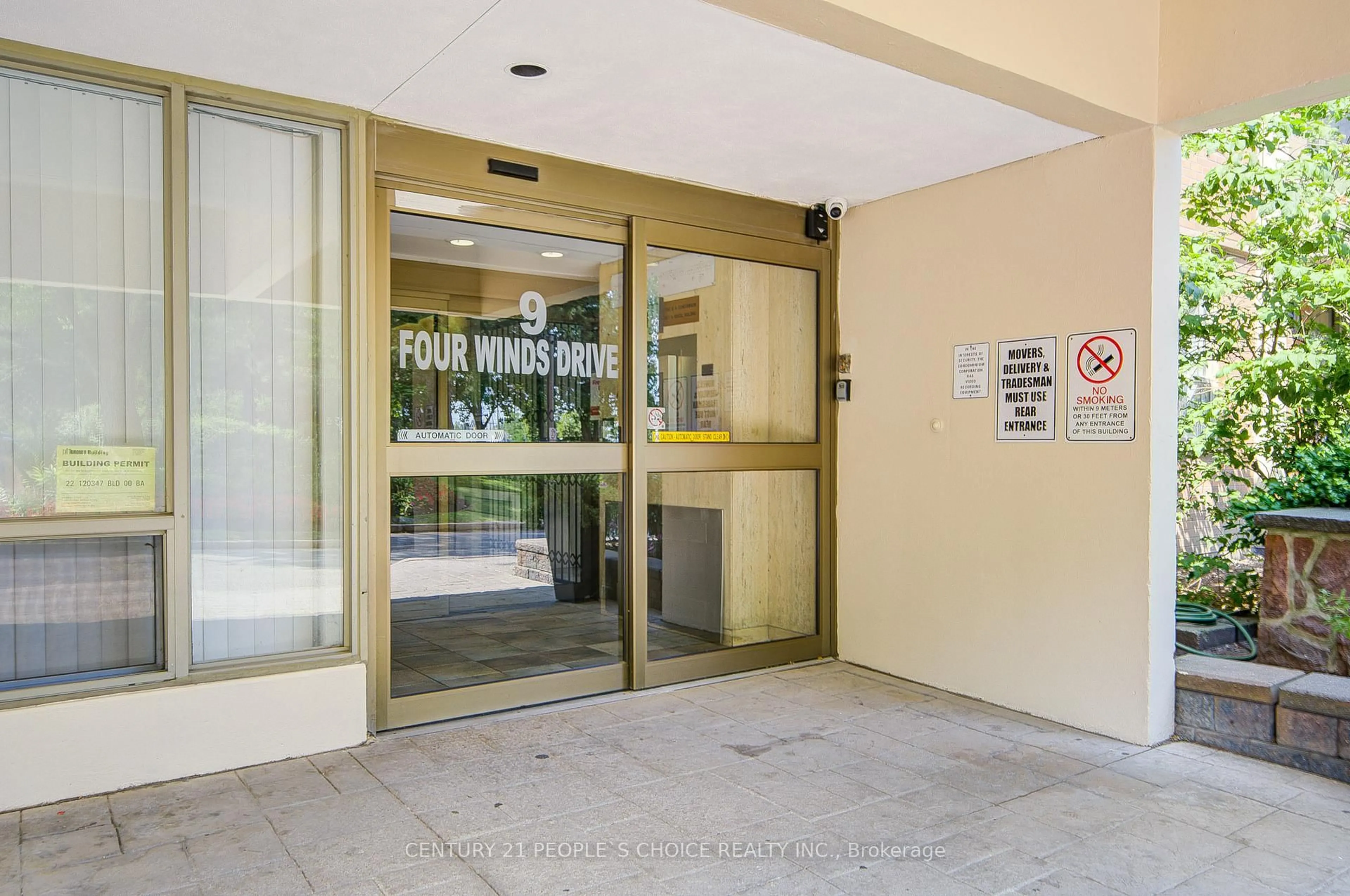 Indoor foyer for 9 FOUR WIND Dr #311, Toronto Ontario M3J 2S8