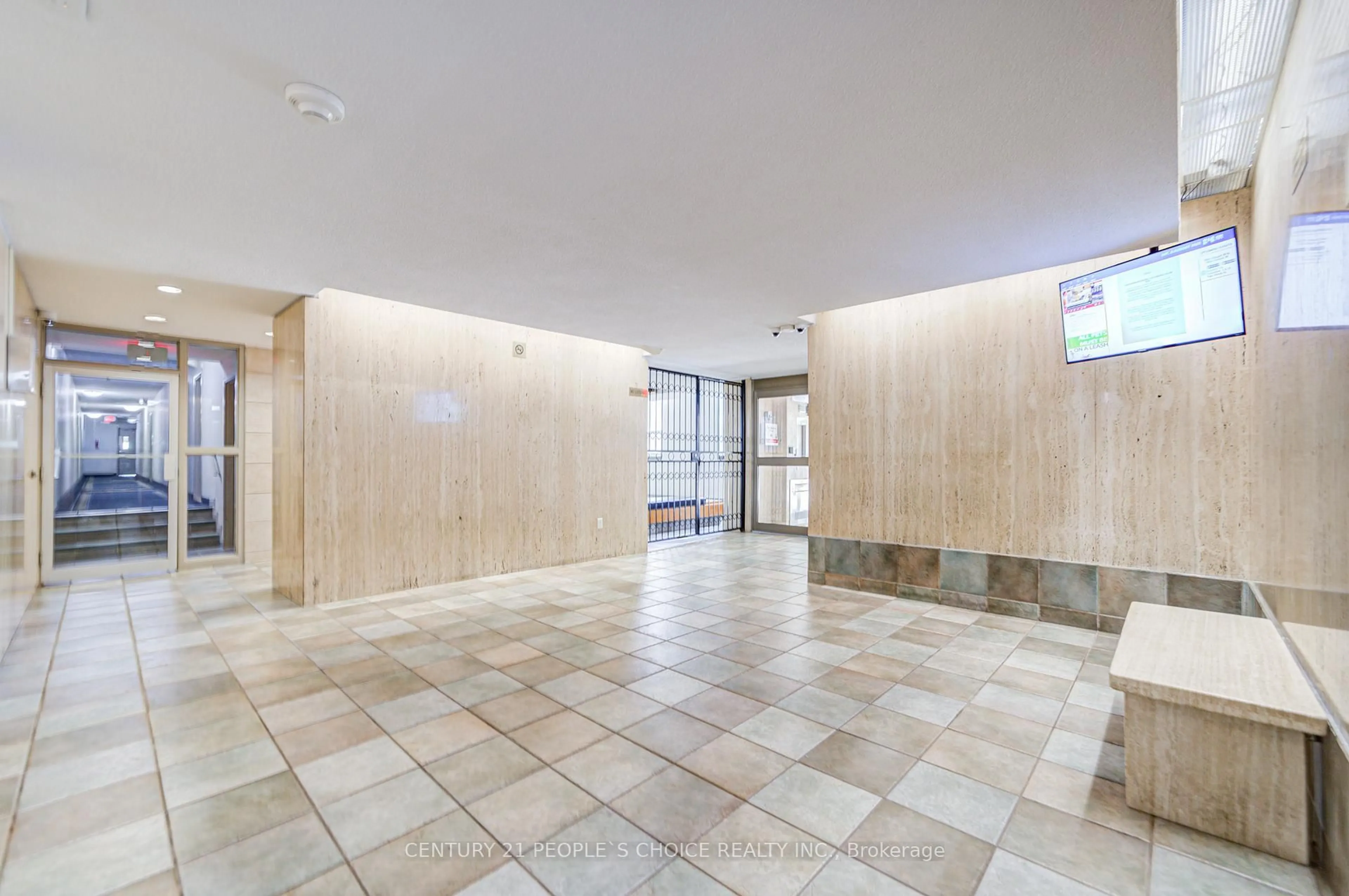 Indoor foyer for 9 FOUR WIND Dr #311, Toronto Ontario M3J 2S8