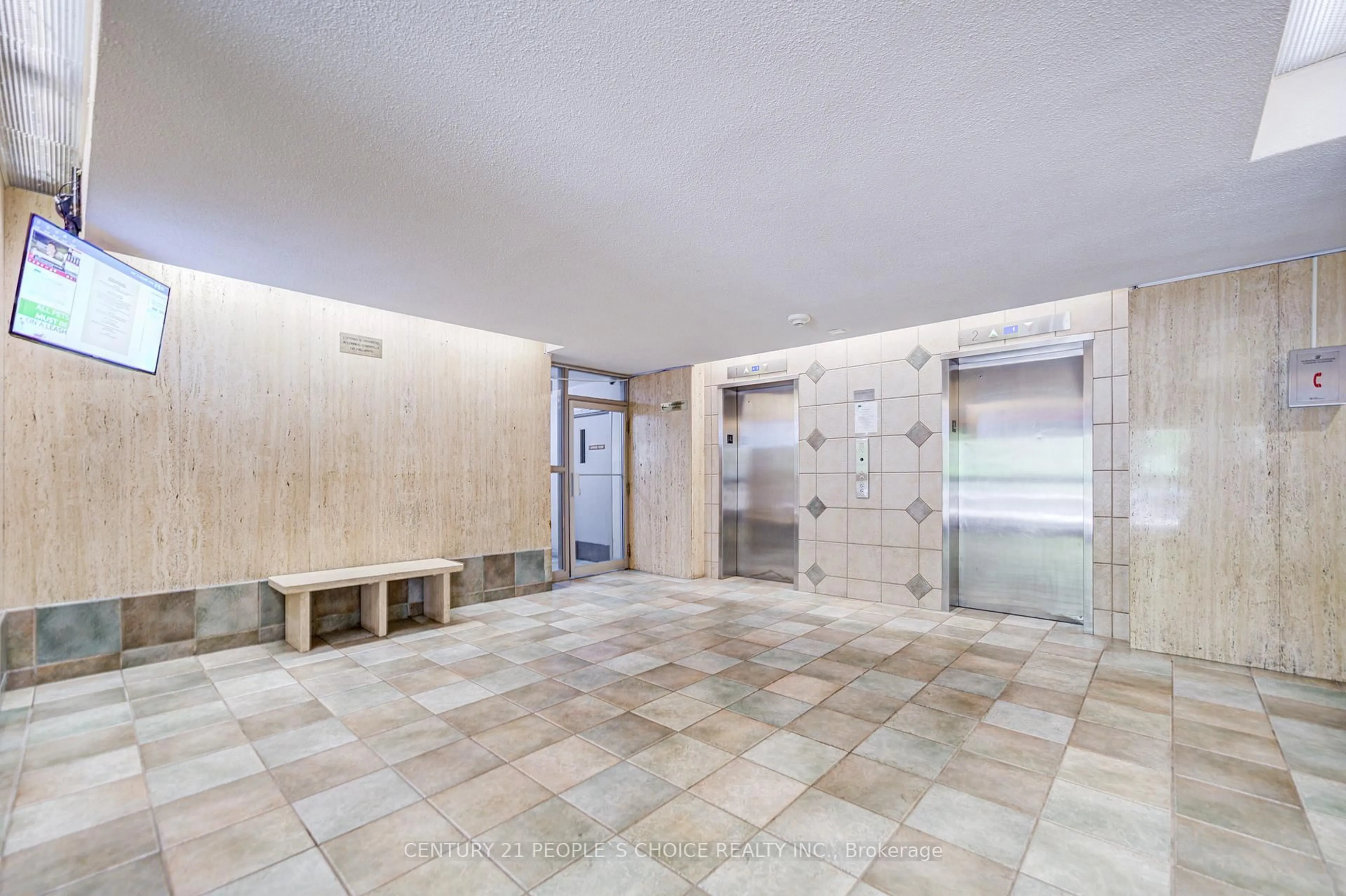Indoor foyer for 9 FOUR WIND Dr #311, Toronto Ontario M3J 2S8