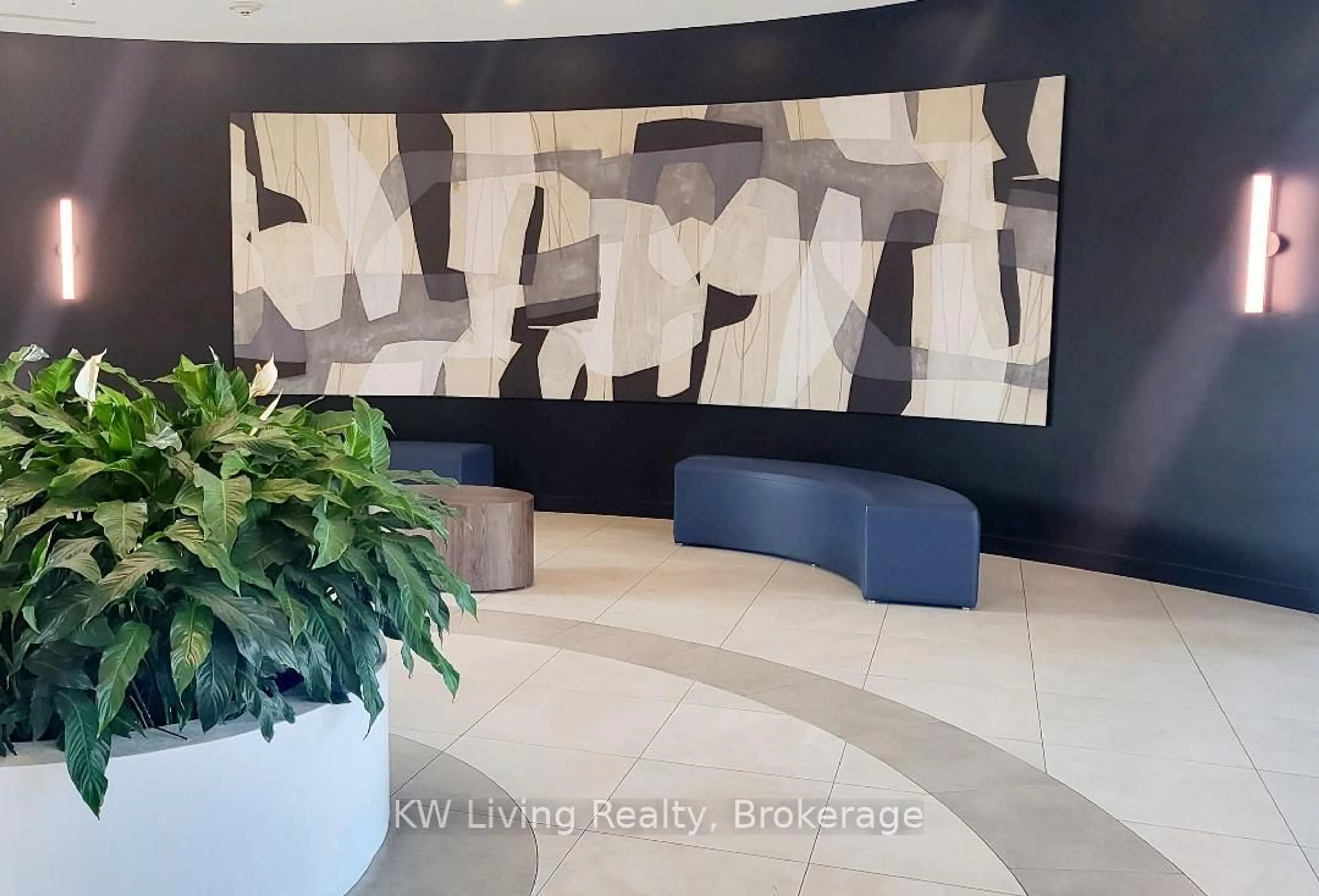 Lobby for 215 Queen St #810, Brampton Ontario L6W 0A9