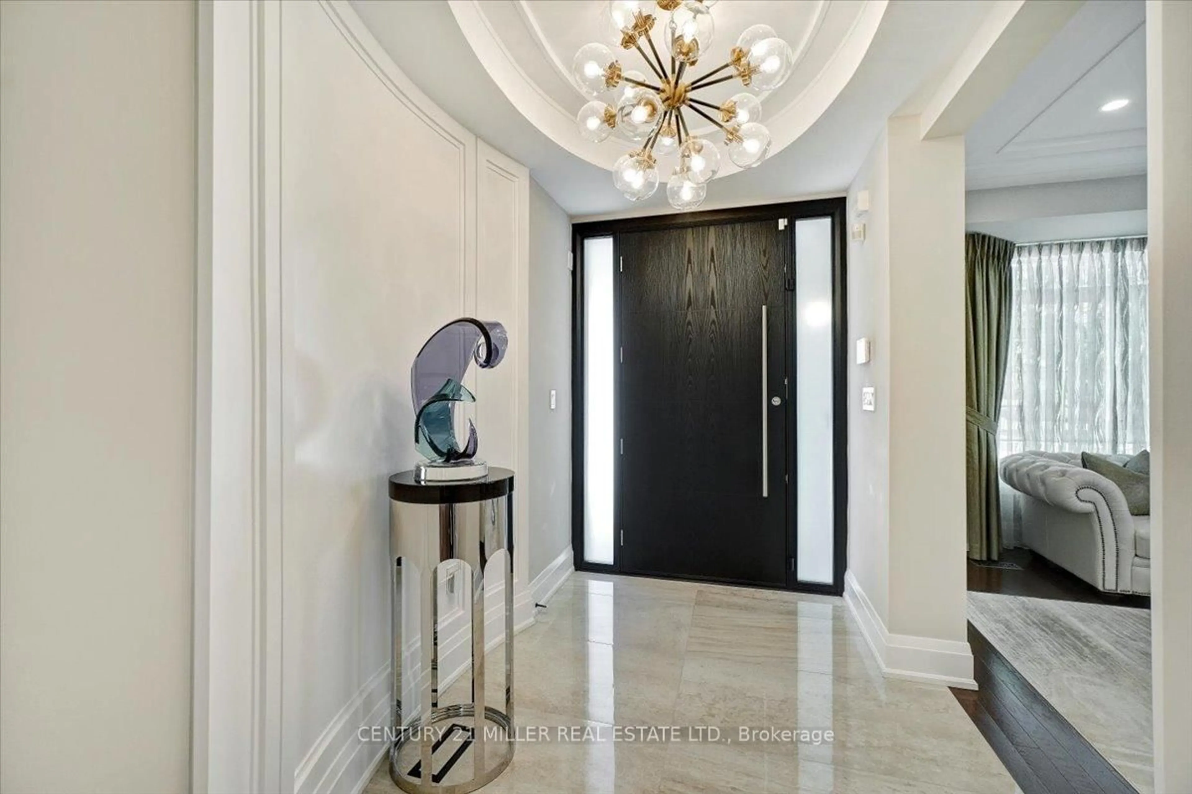 Indoor foyer for 3298 Liptay Ave, Oakville Ontario L6M 0N1